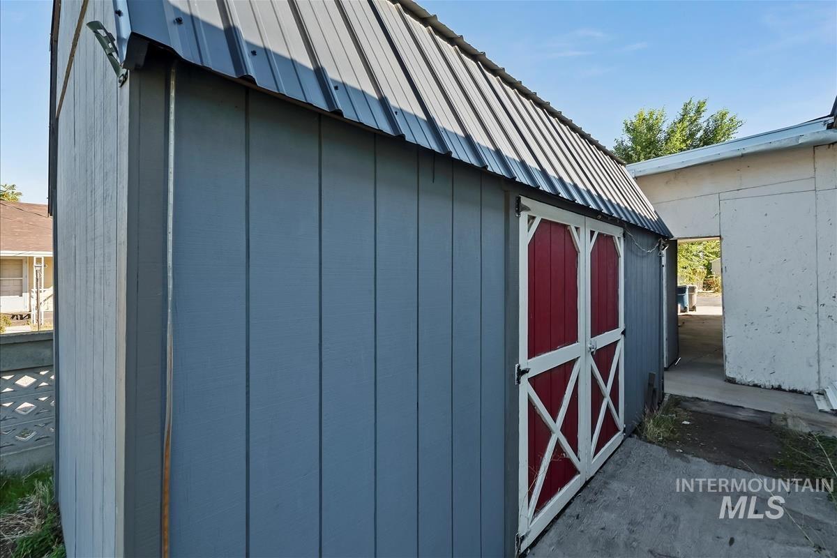 914 N Midland Blvd, Nampa, Idaho 83651, 3 Bedrooms, 2 Bathrooms, Residential For Sale, Price $114,900, 98950625