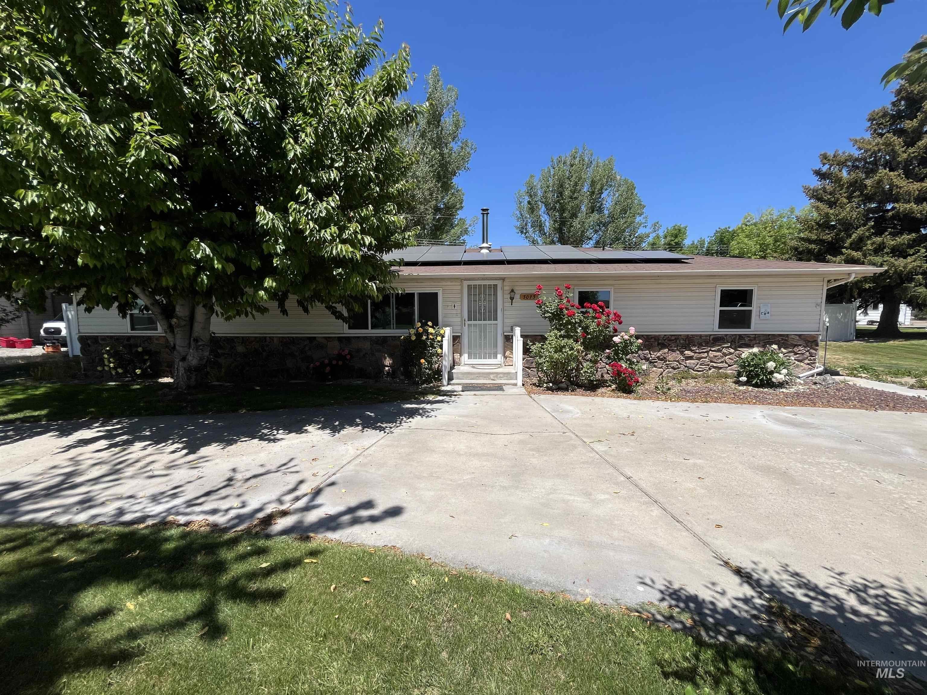 3073 Vickie Lane, Twin Falls, Idaho 83301, 3 Bedrooms, 2 Bathrooms, Residential For Sale, Price $440,000,MLS 98950652