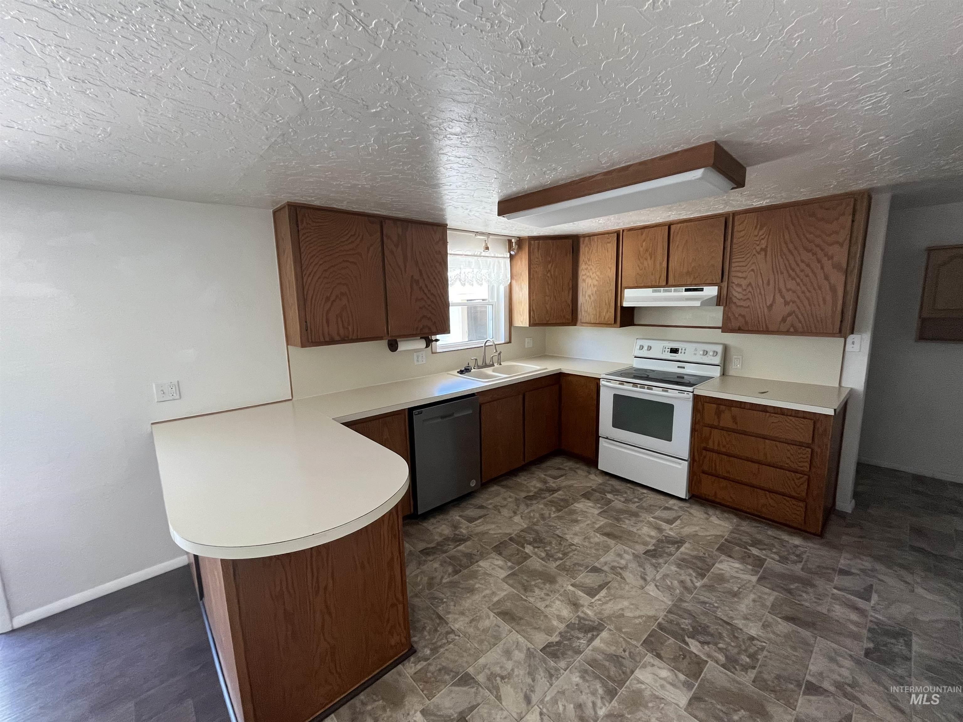 3073 Vickie Lane, Twin Falls, Idaho 83301, 3 Bedrooms, 2 Bathrooms, Residential For Sale, Price $440,000,MLS 98950652
