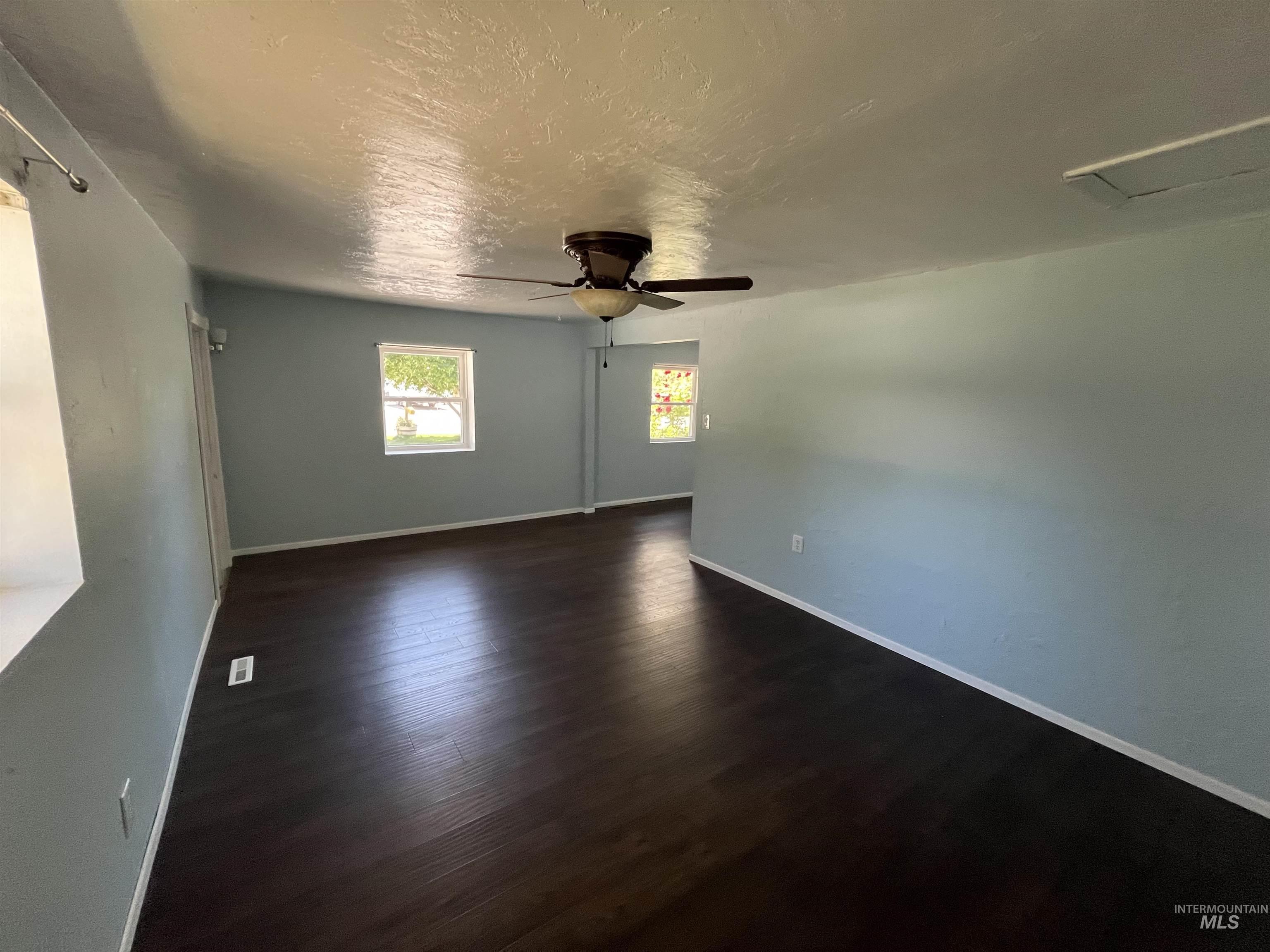 3073 Vickie Lane, Twin Falls, Idaho 83301, 3 Bedrooms, 2 Bathrooms, Residential For Sale, Price $440,000,MLS 98950652
