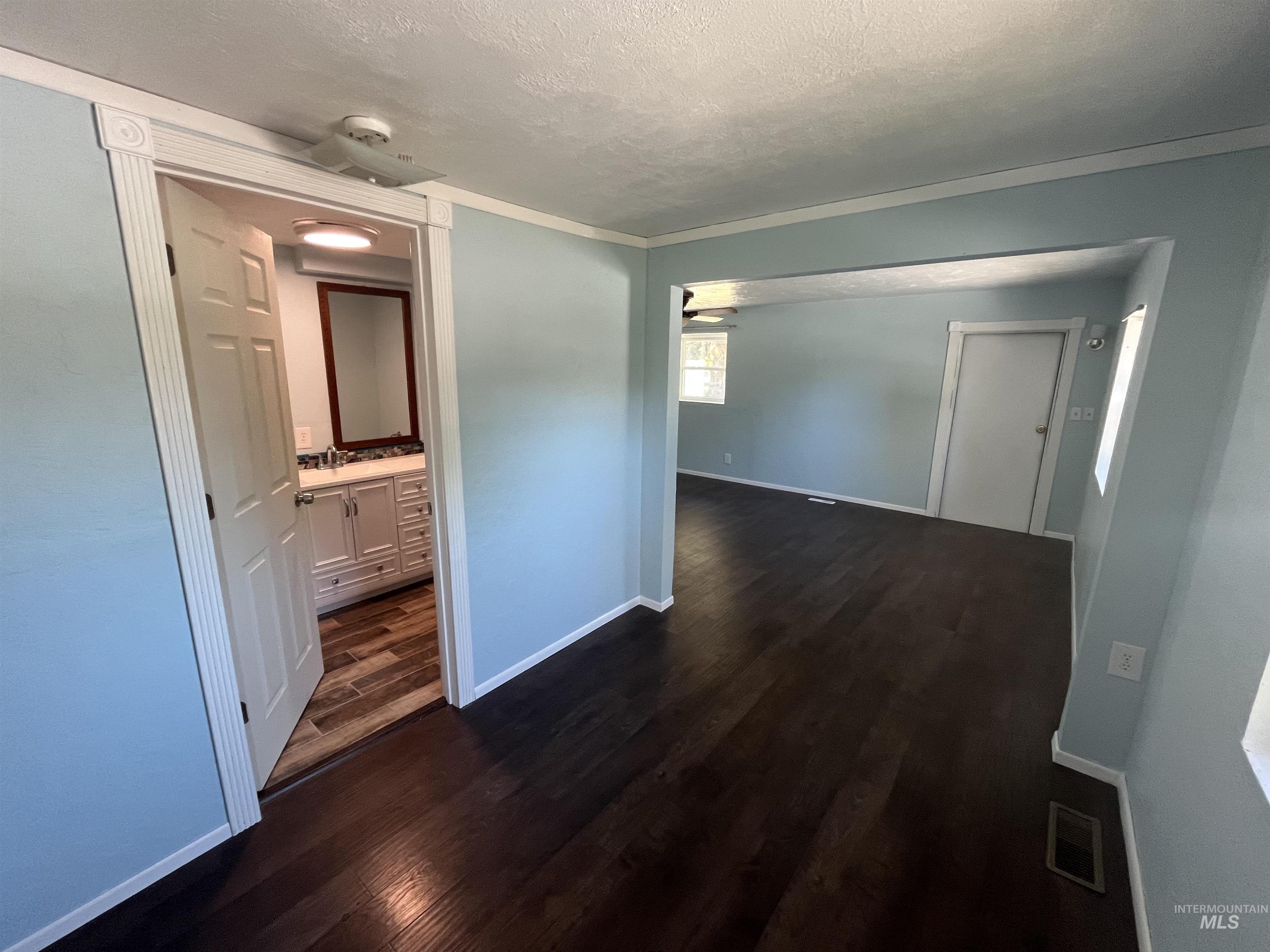 3073 Vickie Lane, Twin Falls, Idaho 83301, 3 Bedrooms, 2 Bathrooms, Residential For Sale, Price $440,000,MLS 98950652