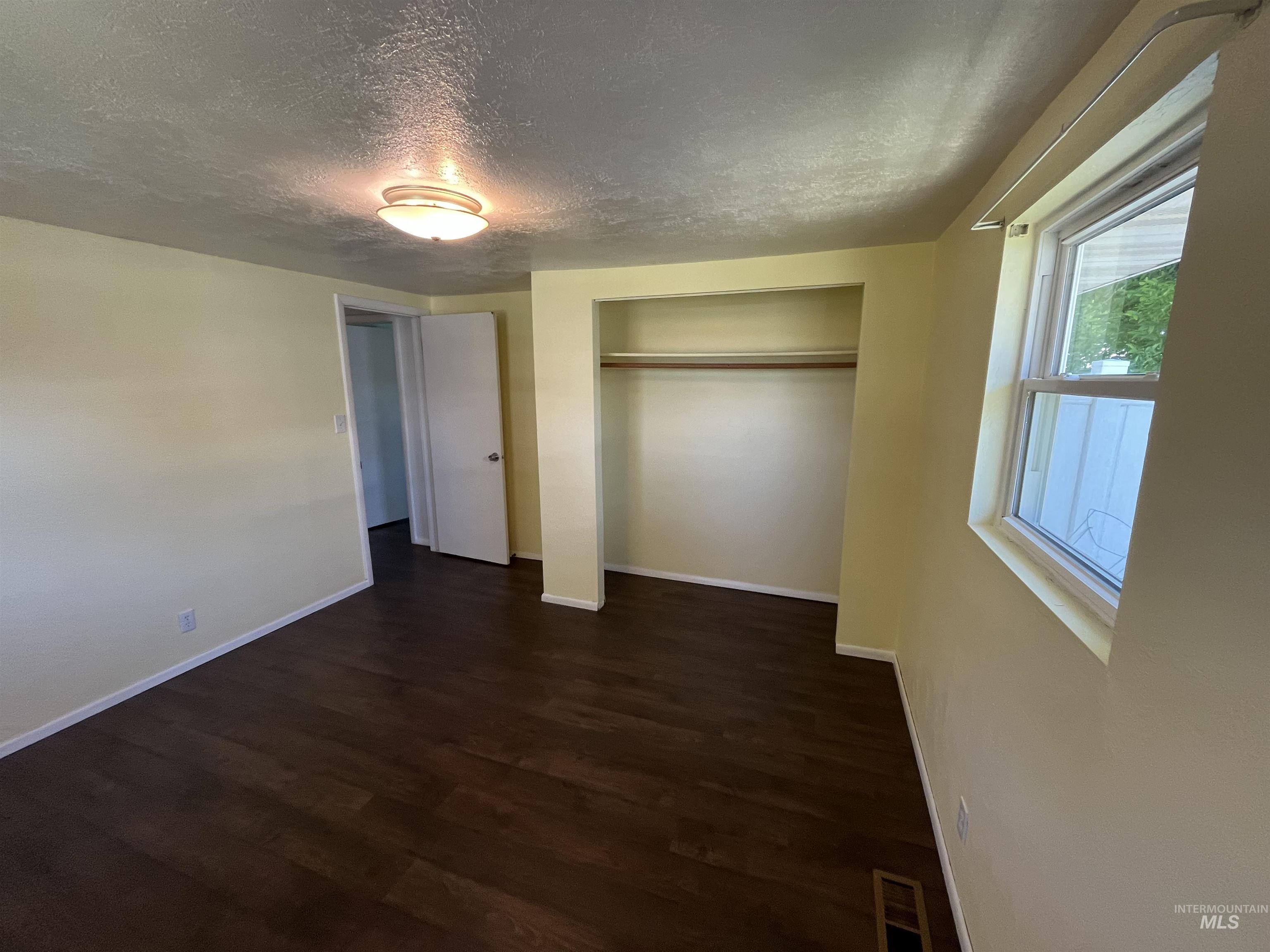 3073 Vickie Lane, Twin Falls, Idaho 83301, 3 Bedrooms, 2 Bathrooms, Residential For Sale, Price $440,000,MLS 98950652