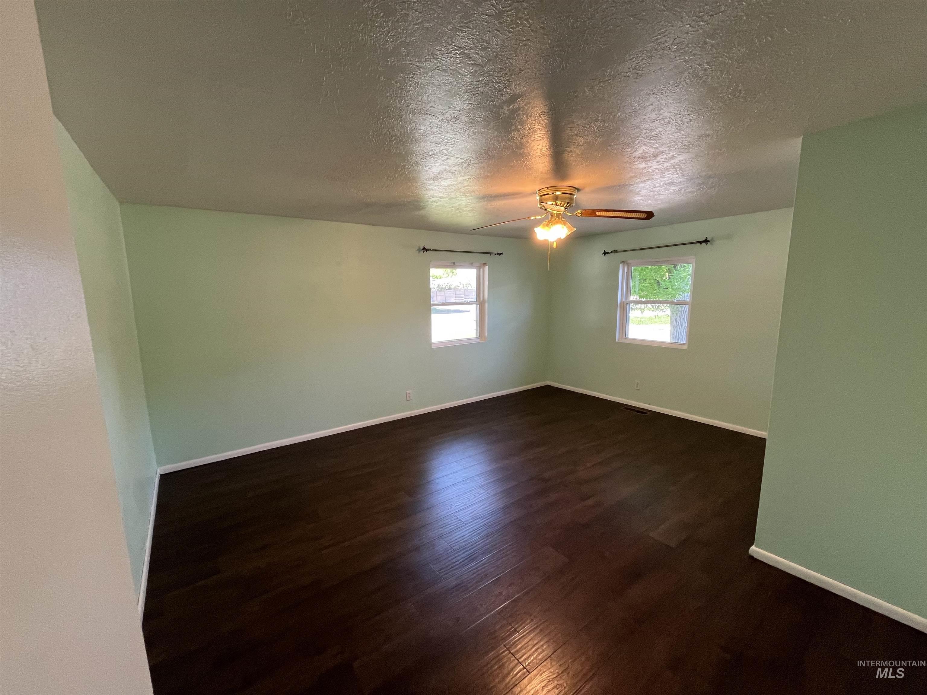 3073 Vickie Lane, Twin Falls, Idaho 83301, 3 Bedrooms, 2 Bathrooms, Residential For Sale, Price $440,000,MLS 98950652