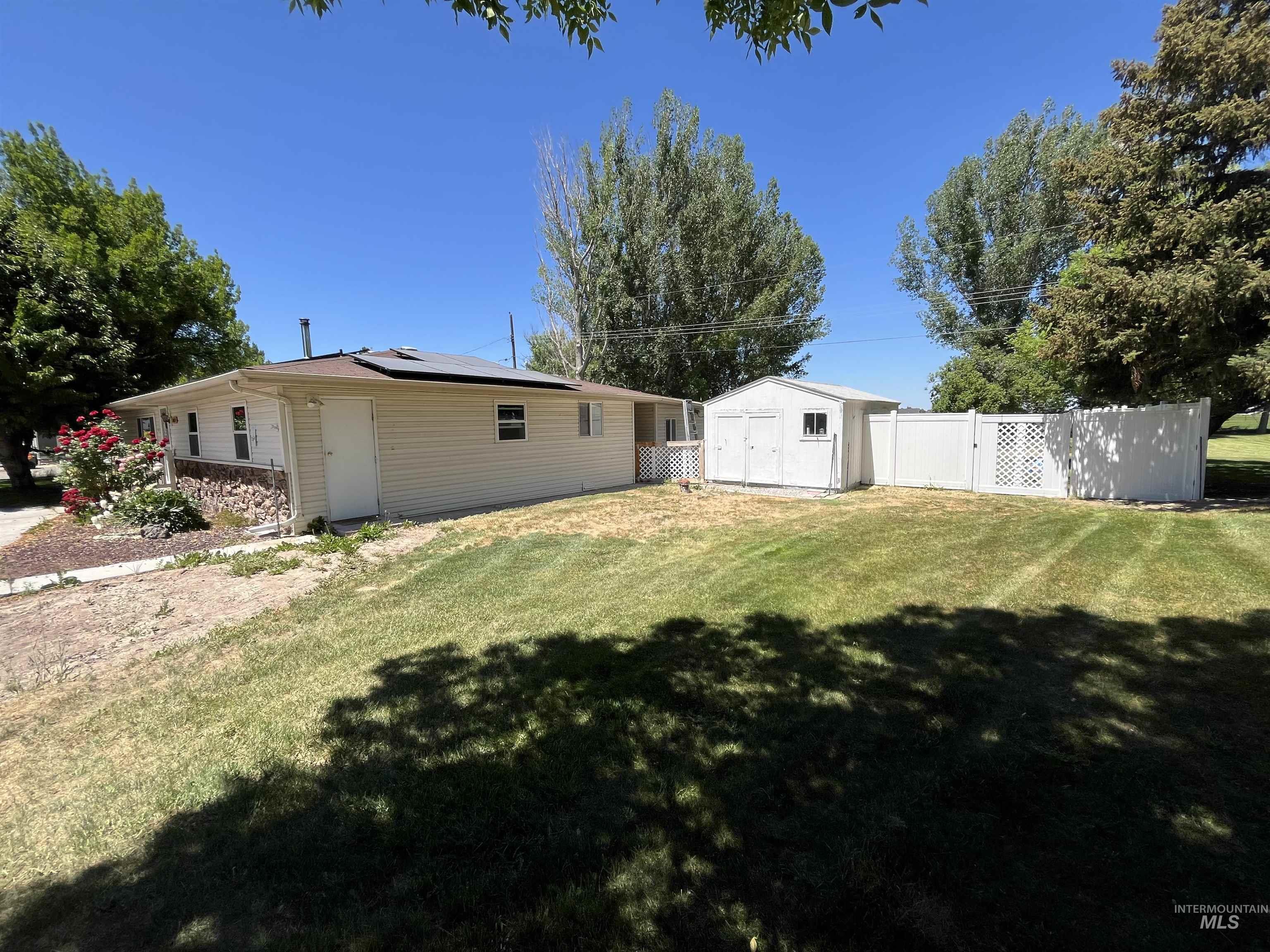 3073 Vickie Lane, Twin Falls, Idaho 83301, 3 Bedrooms, 2 Bathrooms, Residential For Sale, Price $440,000,MLS 98950652