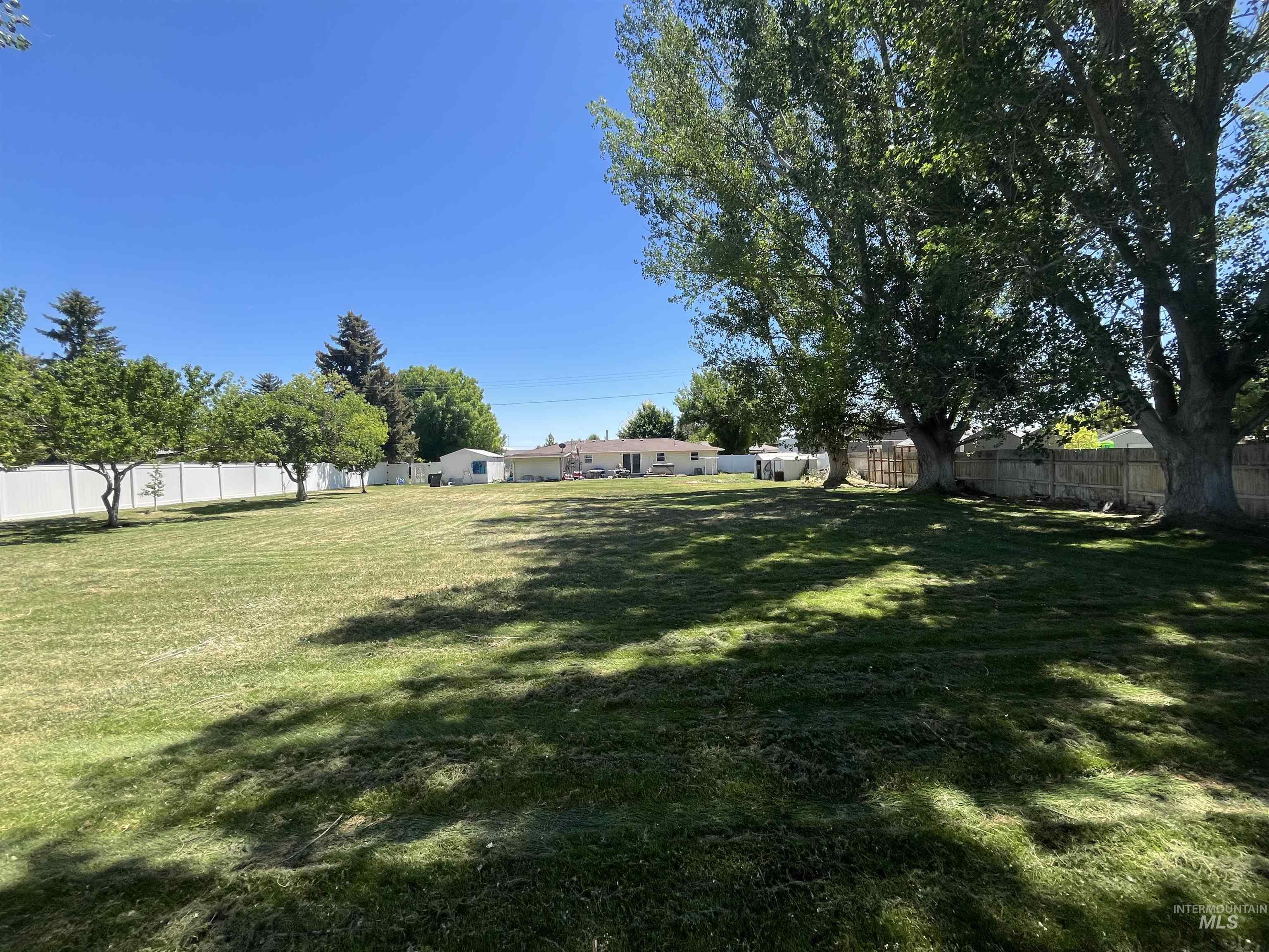 3073 Vickie Lane, Twin Falls, Idaho 83301, 3 Bedrooms, 2 Bathrooms, Residential For Sale, Price $440,000,MLS 98950652