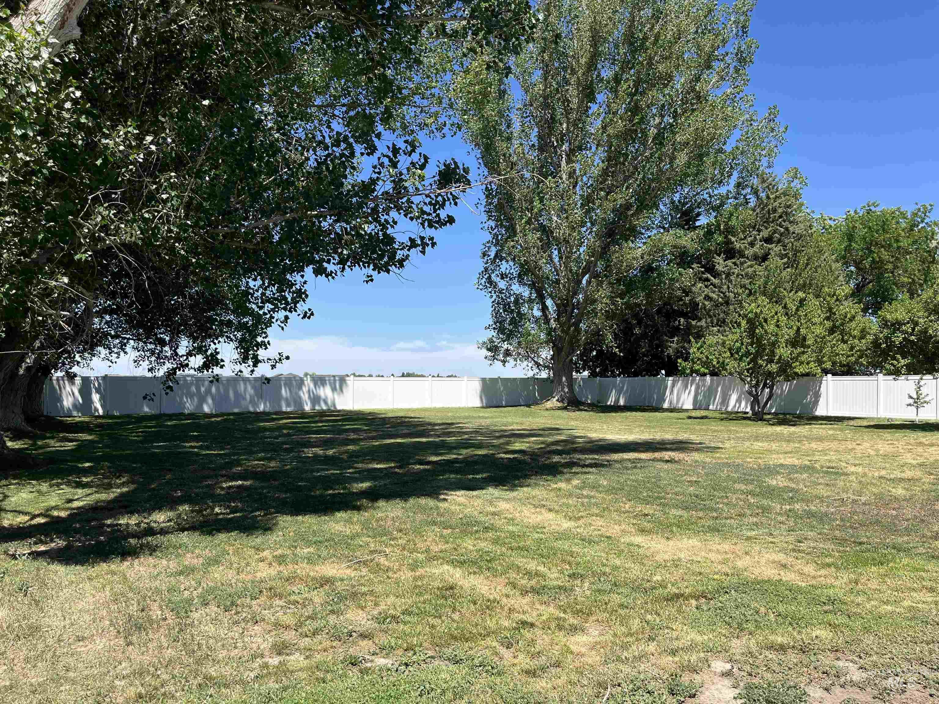 3073 Vickie Lane, Twin Falls, Idaho 83301, 3 Bedrooms, 2 Bathrooms, Residential For Sale, Price $440,000,MLS 98950652
