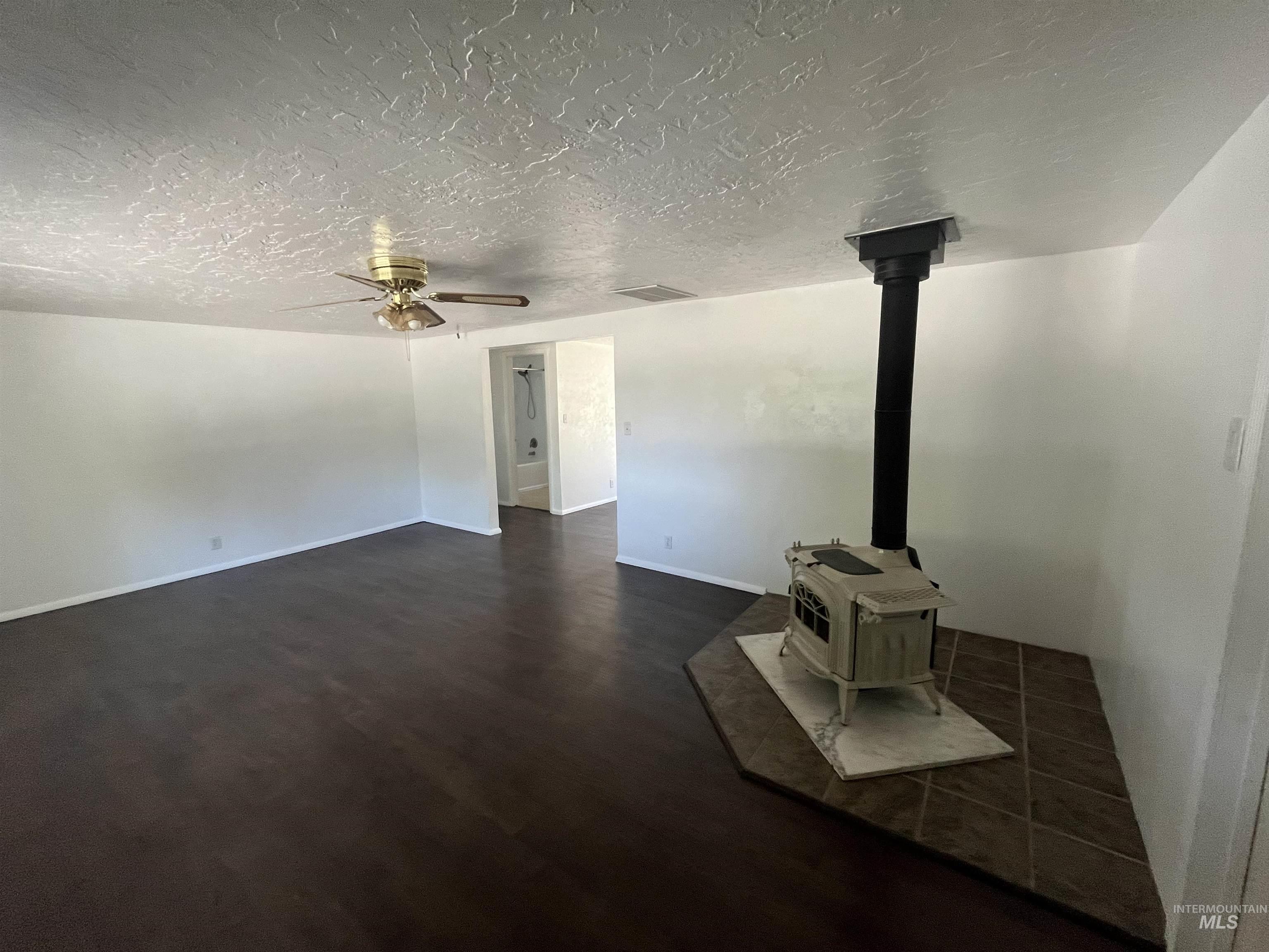 3073 Vickie Lane, Twin Falls, Idaho 83301, 3 Bedrooms, 2 Bathrooms, Residential For Sale, Price $440,000,MLS 98950652