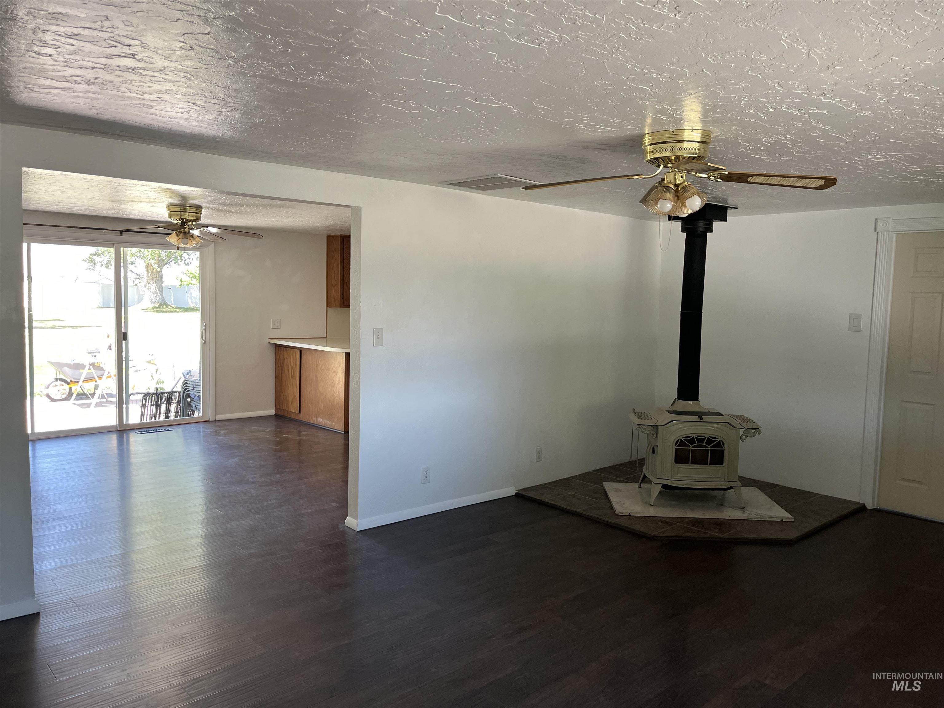 3073 Vickie Lane, Twin Falls, Idaho 83301, 3 Bedrooms, 2 Bathrooms, Residential For Sale, Price $440,000,MLS 98950652