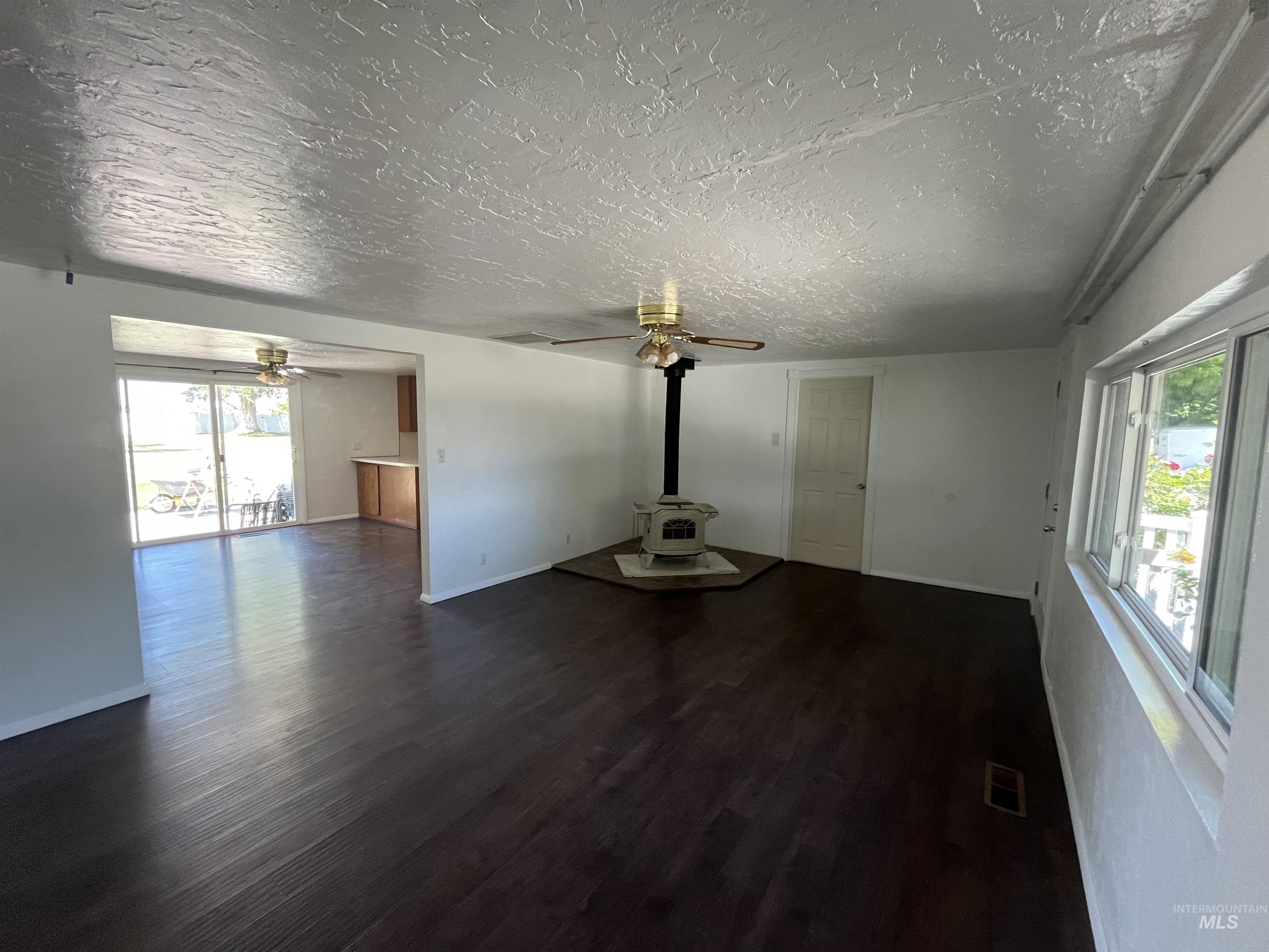 3073 Vickie Lane, Twin Falls, Idaho 83301, 3 Bedrooms, 2 Bathrooms, Residential For Sale, Price $440,000,MLS 98950652