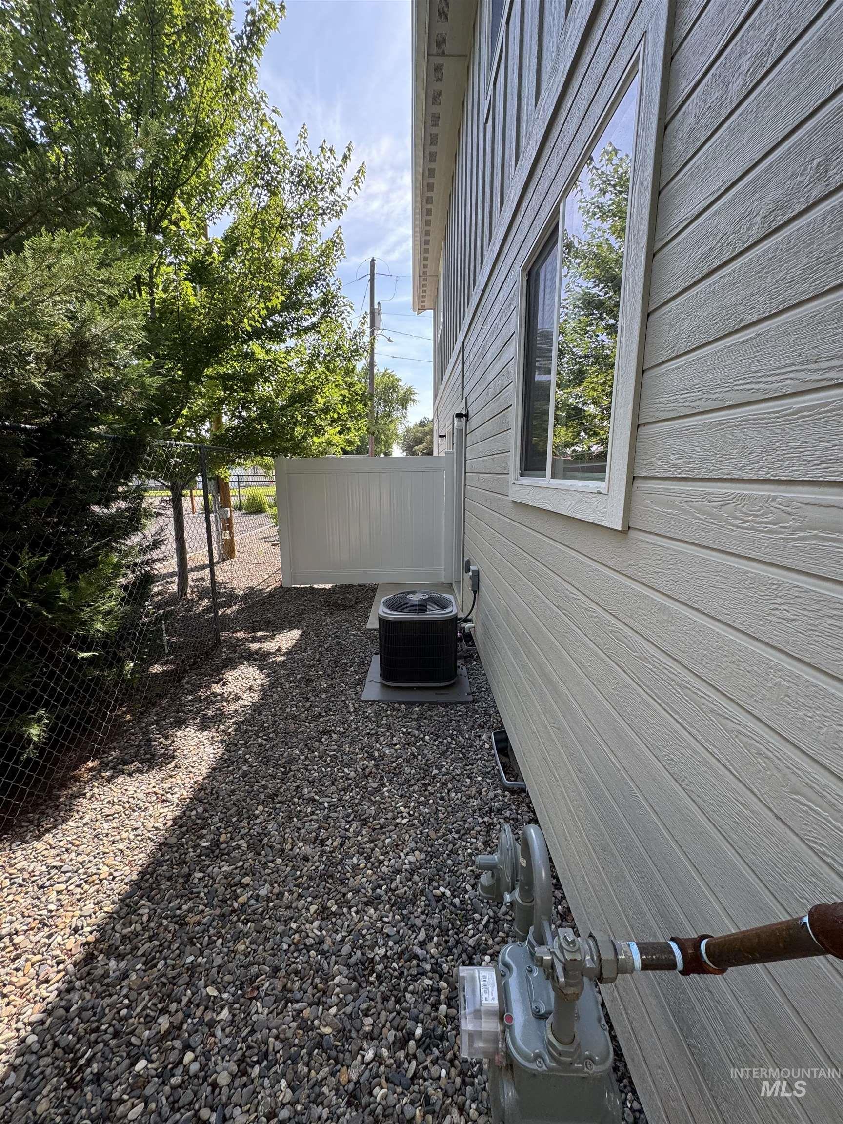 504 S Utah, Fruitland, Idaho 83619, 2 Bedrooms, 2 Bathrooms, Residential Income For Sale, Price $1,700,000, 98950664