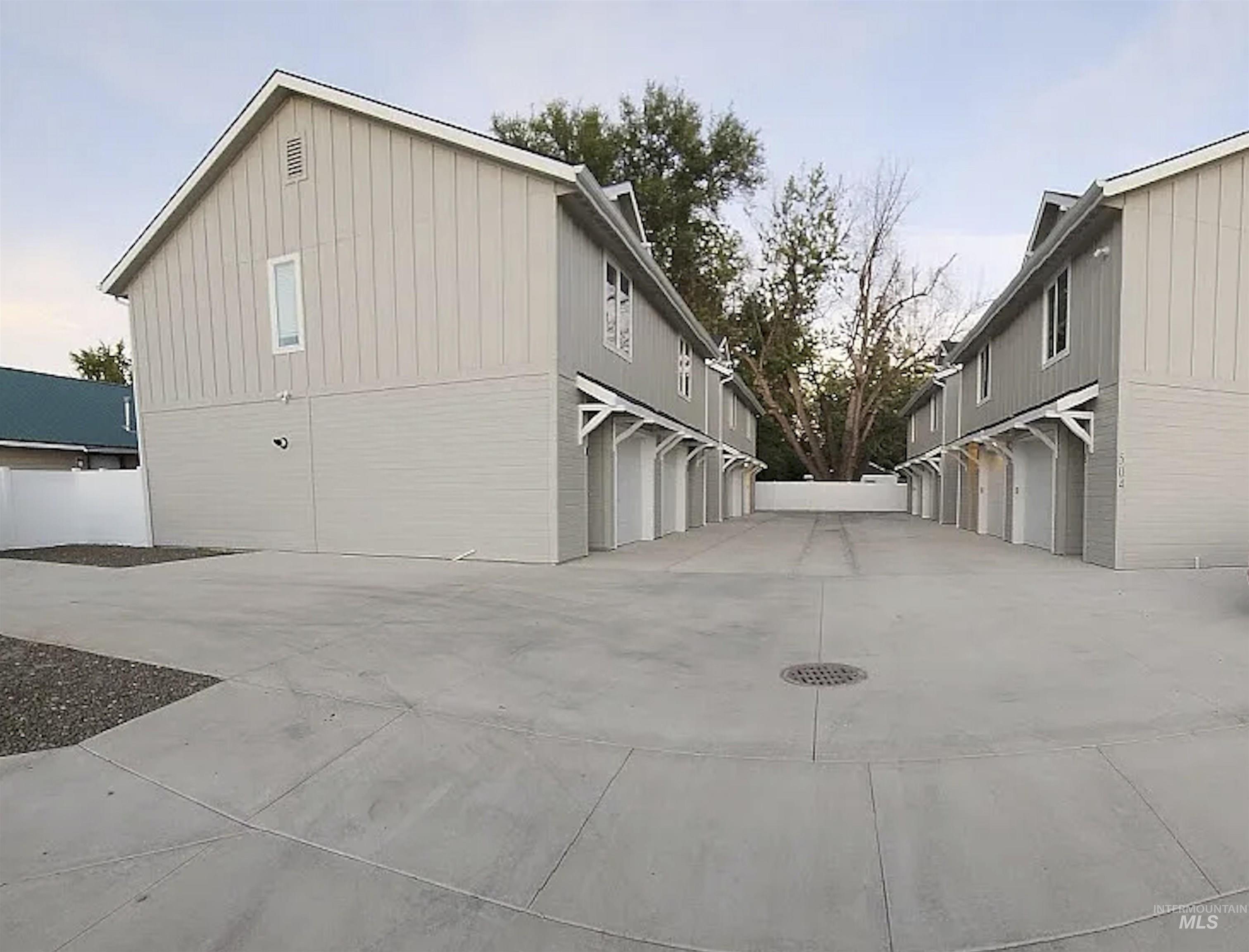 504 S Utah, Fruitland, Idaho 83619, 2 Bedrooms, 2 Bathrooms, Residential Income For Sale, Price $1,700,000, 98950664