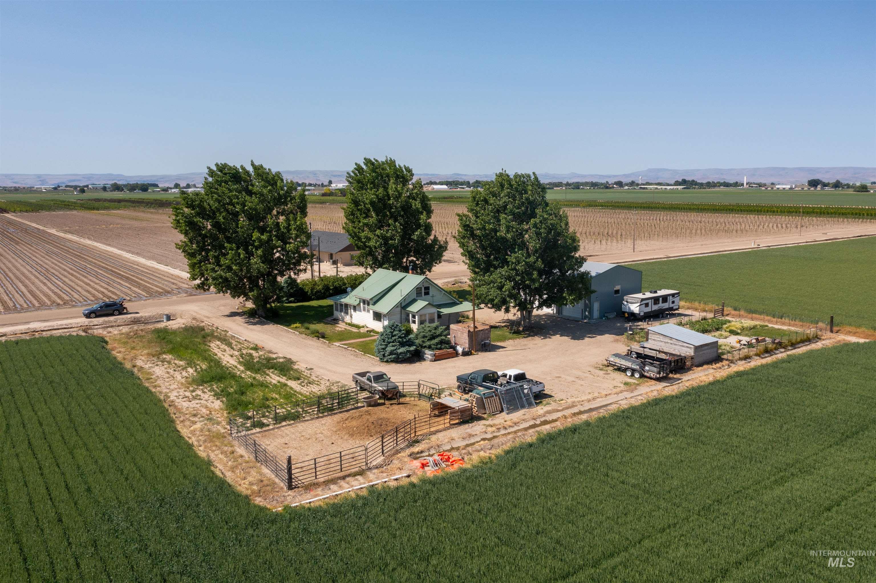 24722 Red top Rd., Wilder, Idaho 83676, 5 Bedrooms, 2 Bathrooms, Residential For Sale, Price $475,000,MLS 98950671
