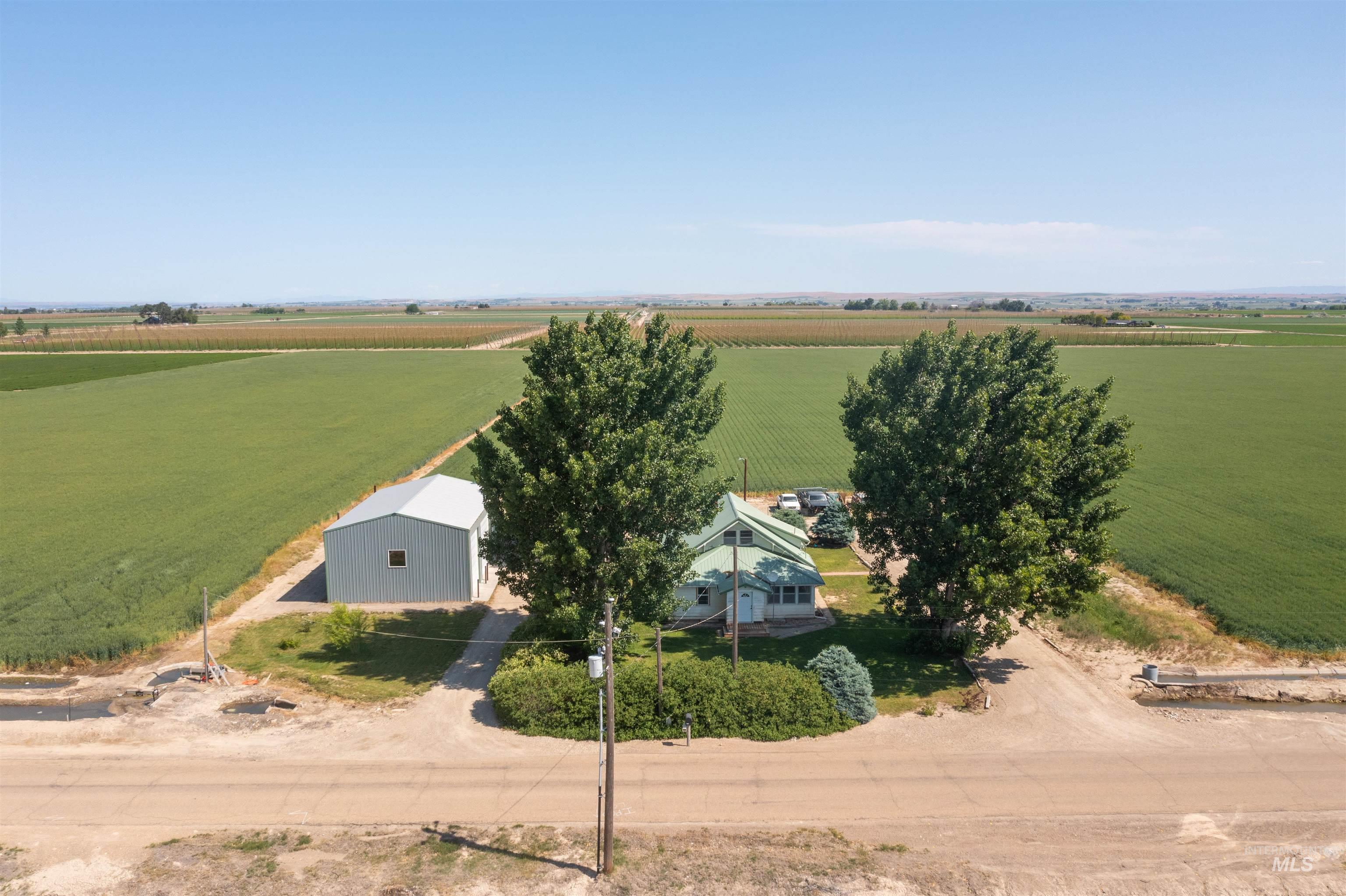 24722 Red top Rd., Wilder, Idaho 83676, 5 Bedrooms, 2 Bathrooms, Residential For Sale, Price $455,000,MLS 98950671