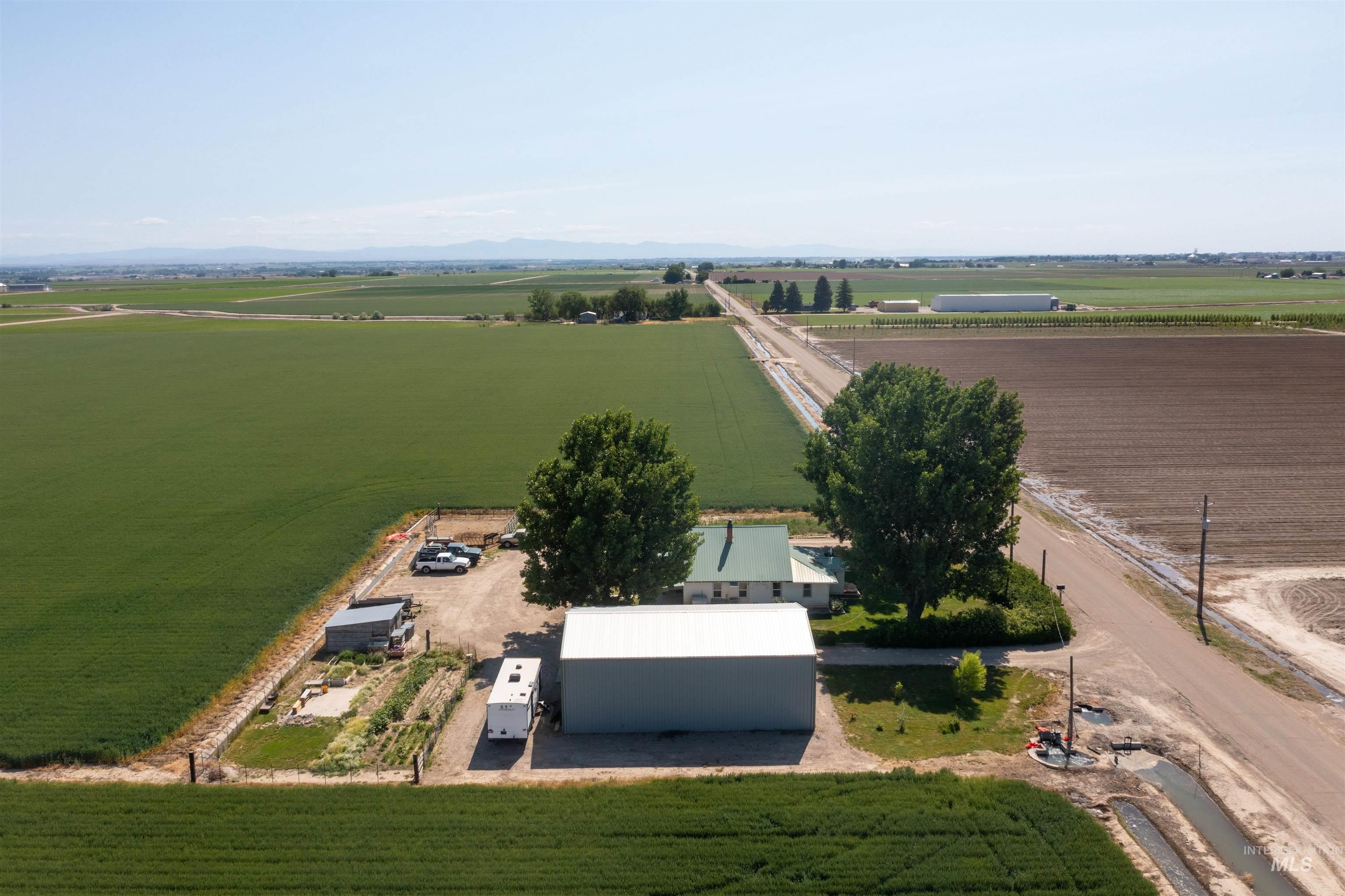 24722 Red top Rd., Wilder, Idaho 83676, 5 Bedrooms, 2 Bathrooms, Residential For Sale, Price $455,000,MLS 98950671