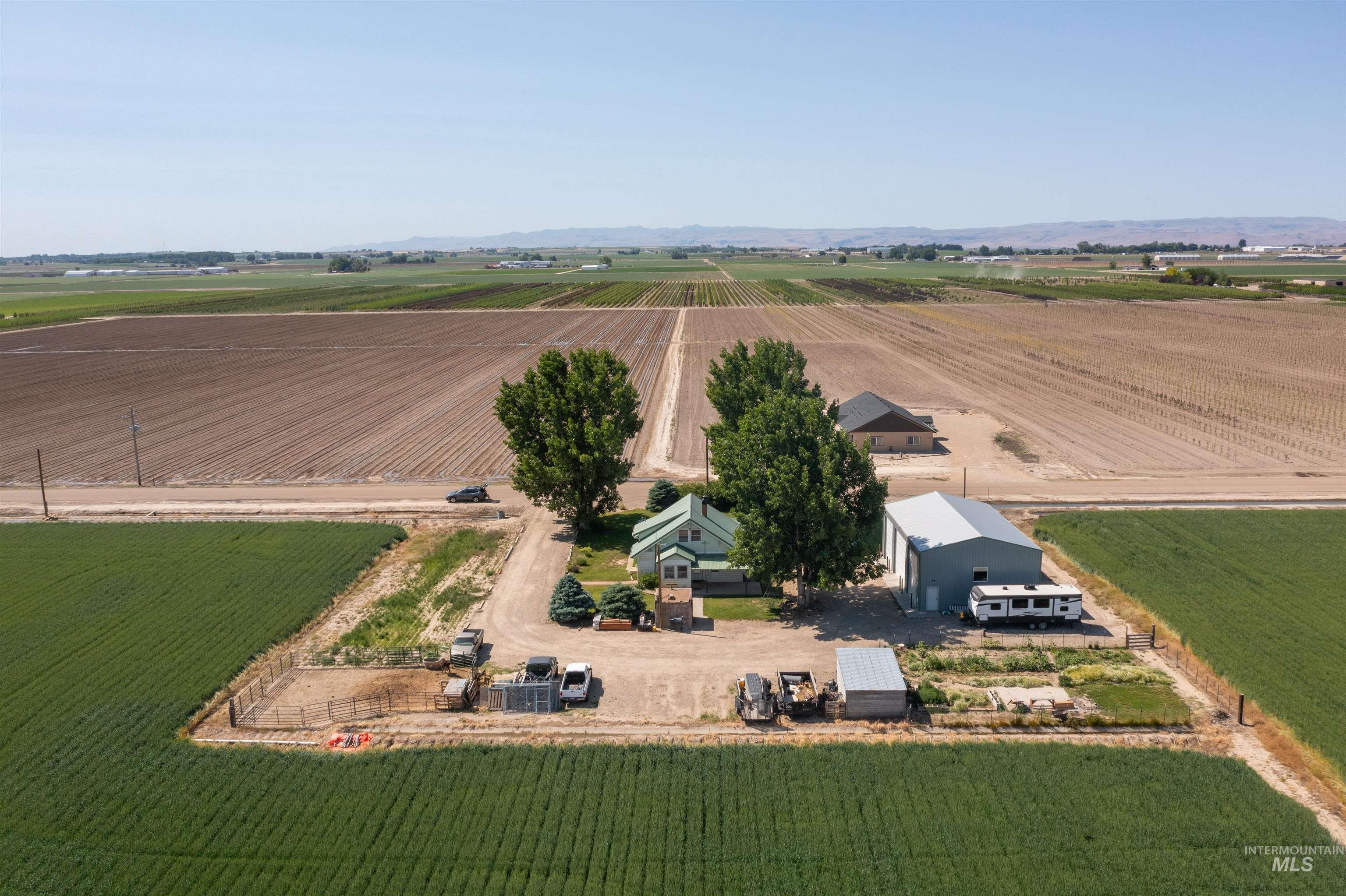 24722 Red top Rd., Wilder, Idaho 83676, 5 Bedrooms, 2 Bathrooms, Residential For Sale, Price $455,000,MLS 98950671