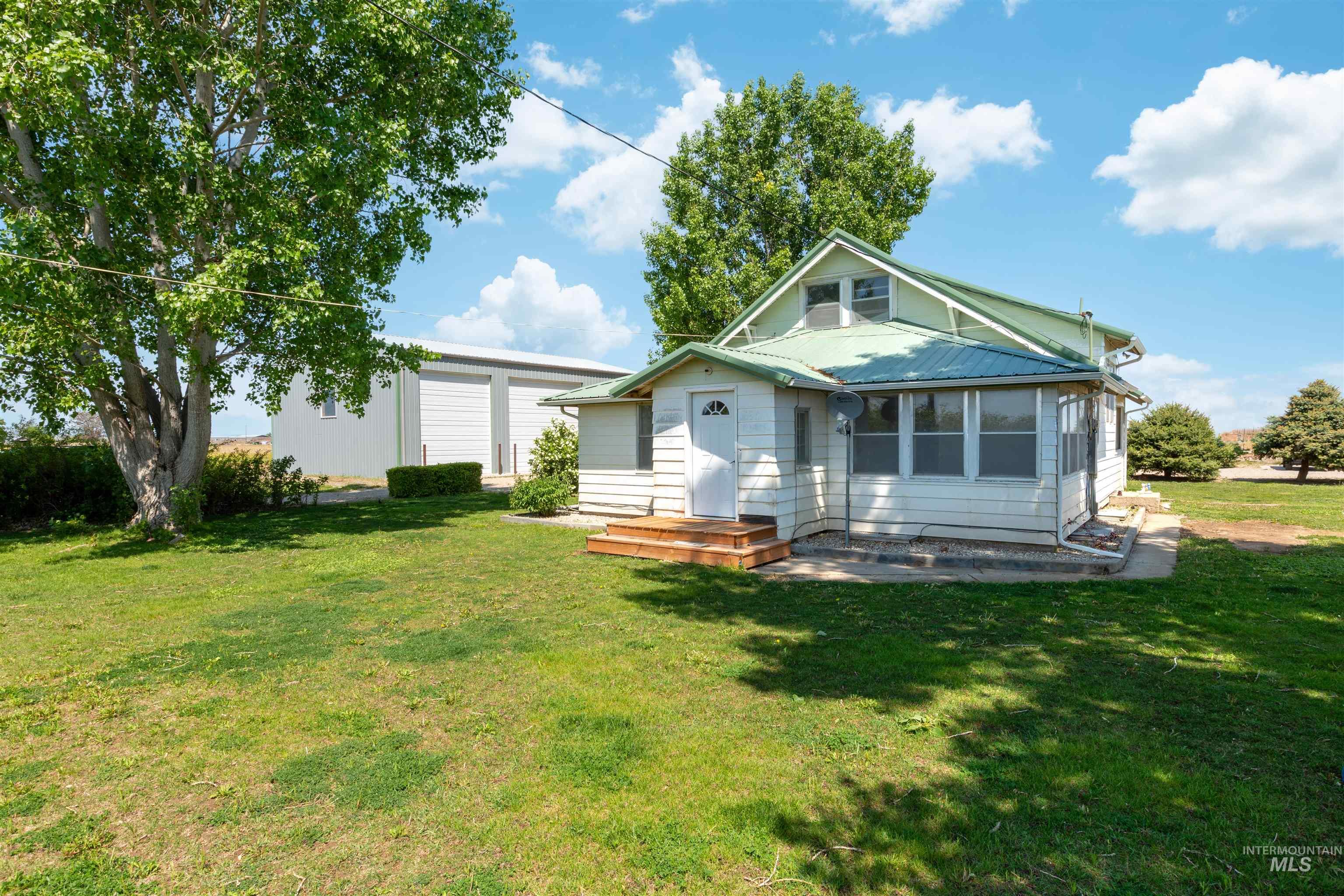 24722 Red top Rd., Wilder, Idaho 83676, 5 Bedrooms, 2 Bathrooms, Residential For Sale, Price $455,000,MLS 98950671