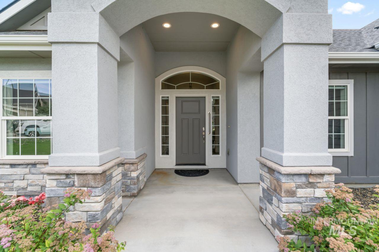 12462 S Sunrise Mist Loop, Nampa, Idaho 83686-5463, 4 Bedrooms, 3 Bathrooms, Residential For Sale, Price $625,000,MLS 98950672