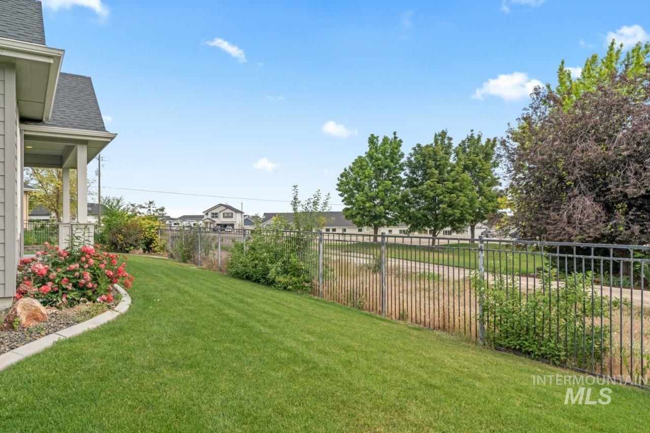 12462 S Sunrise Mist Loop, Nampa, Idaho 83686-5463, 4 Bedrooms, 3 Bathrooms, Residential For Sale, Price $625,000,MLS 98950672