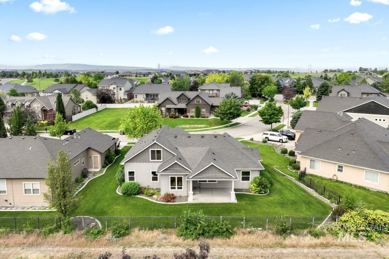 12462 S Sunrise Mist Loop, Nampa, Idaho 83686-5463, 4 Bedrooms, 3 Bathrooms, Residential For Sale, Price $625,000,MLS 98950672
