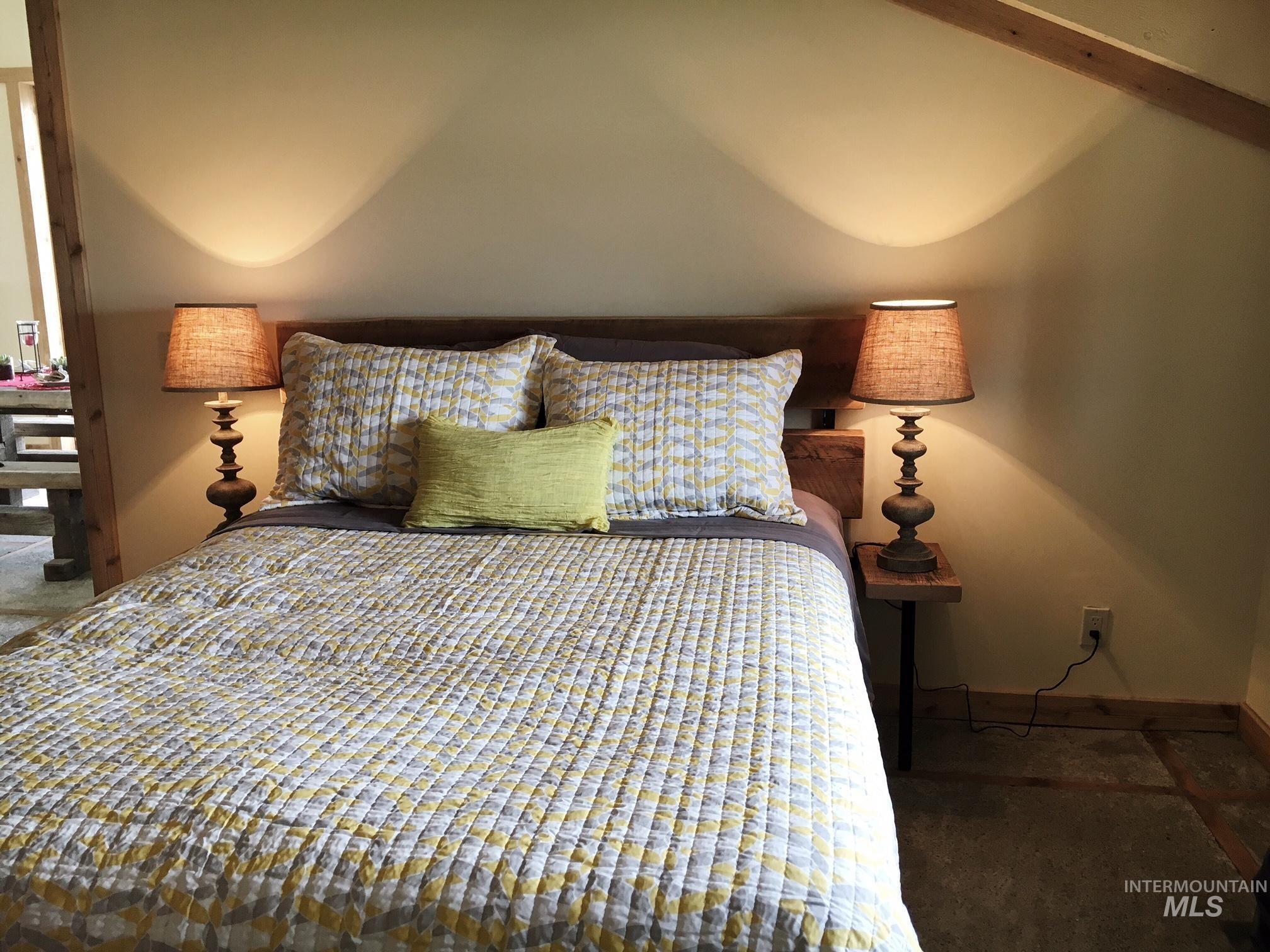 113 W Poplar, Fairfield, Idaho 83327, 2 Bedrooms, Business/Commercial For Sale, Price $310,000, 98950692