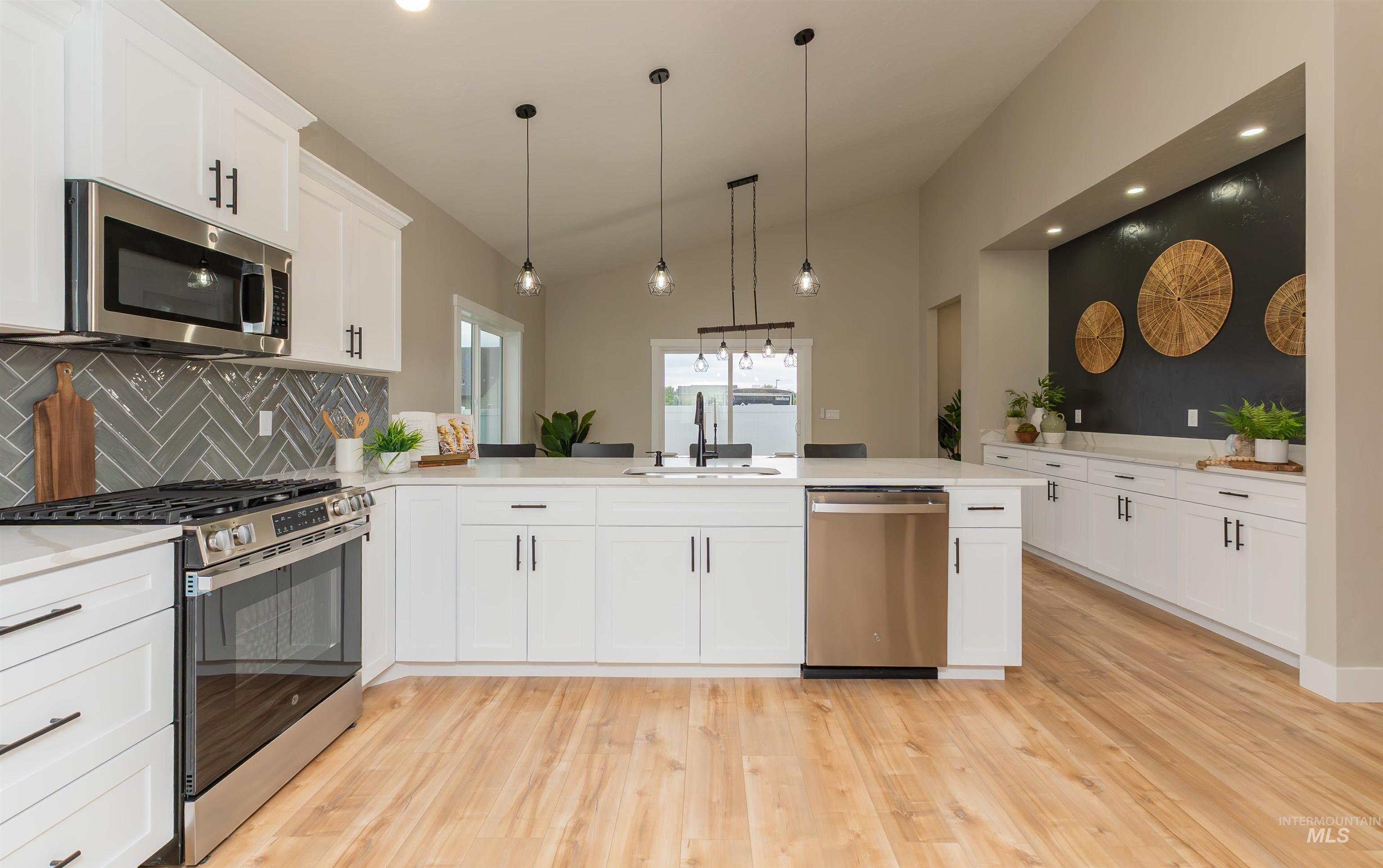 2125 Oxon St, Caldwell, Idaho 83605, 3 Bedrooms, 2.5 Bathrooms, Residential For Sale, Price $425,000, 98950715