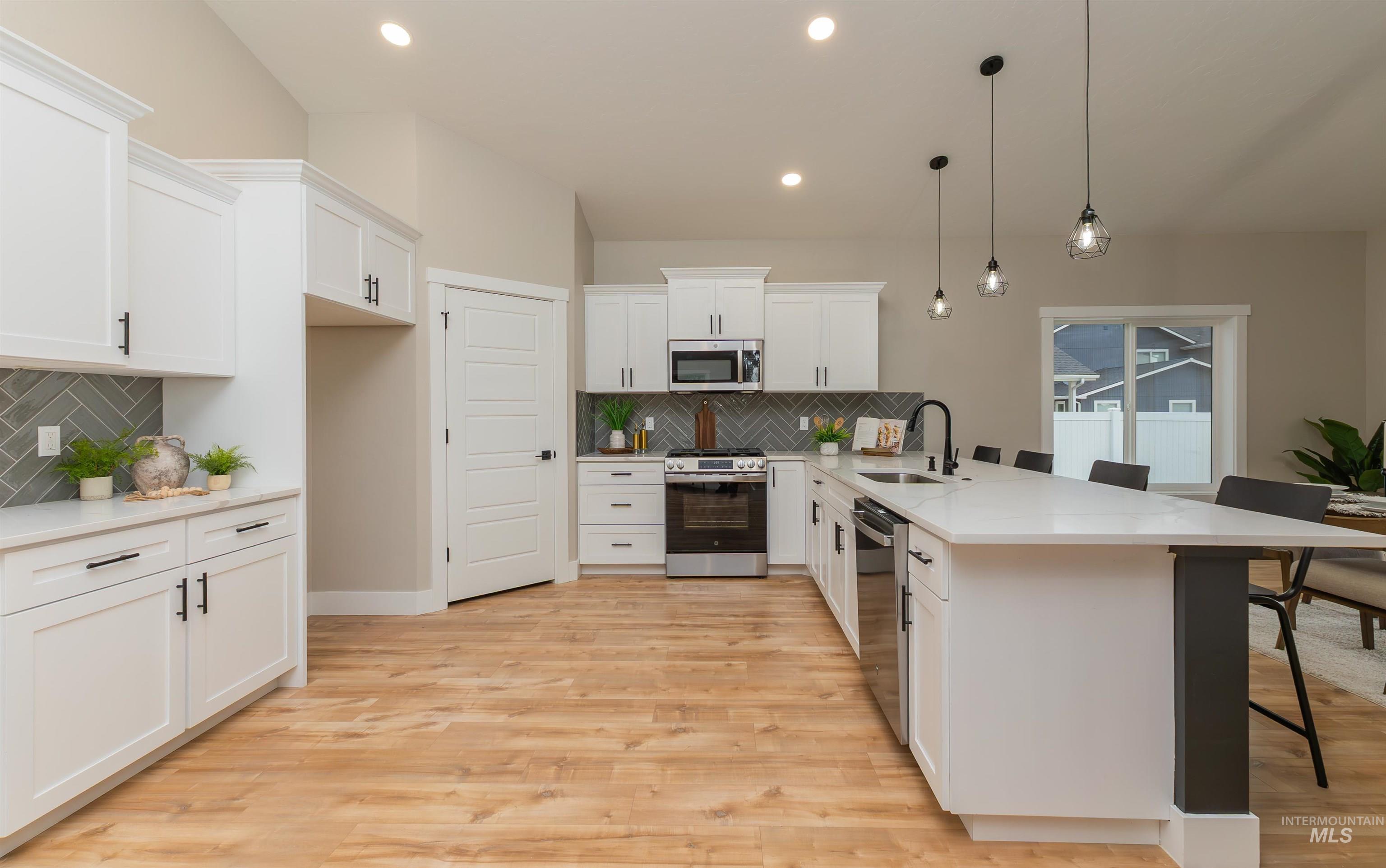 2125 Oxon St, Caldwell, Idaho 83605, 3 Bedrooms, 2.5 Bathrooms, Residential For Sale, Price $425,000, 98950715