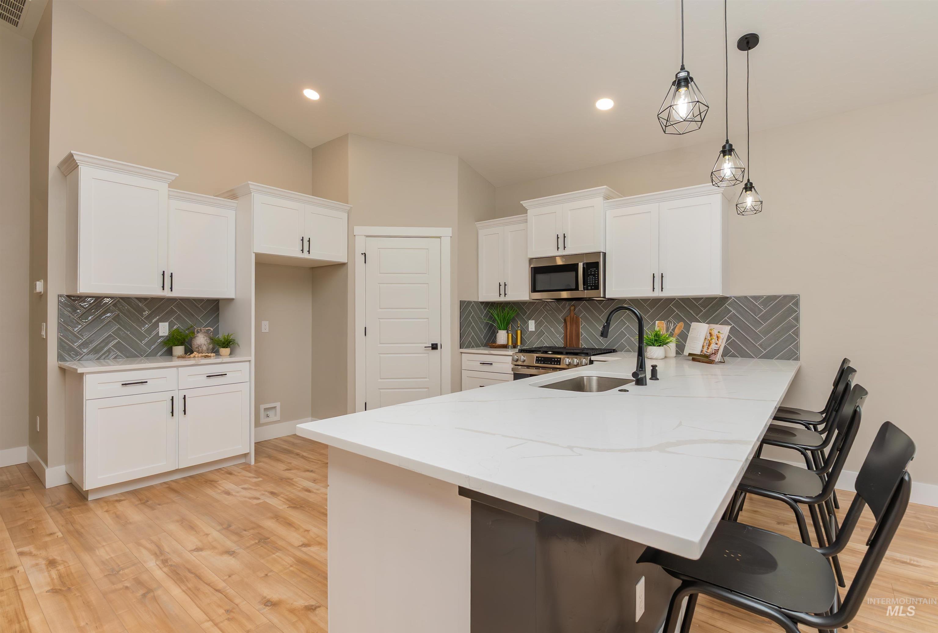 2125 Oxon St, Caldwell, Idaho 83605, 3 Bedrooms, 2.5 Bathrooms, Residential For Sale, Price $425,000, 98950715