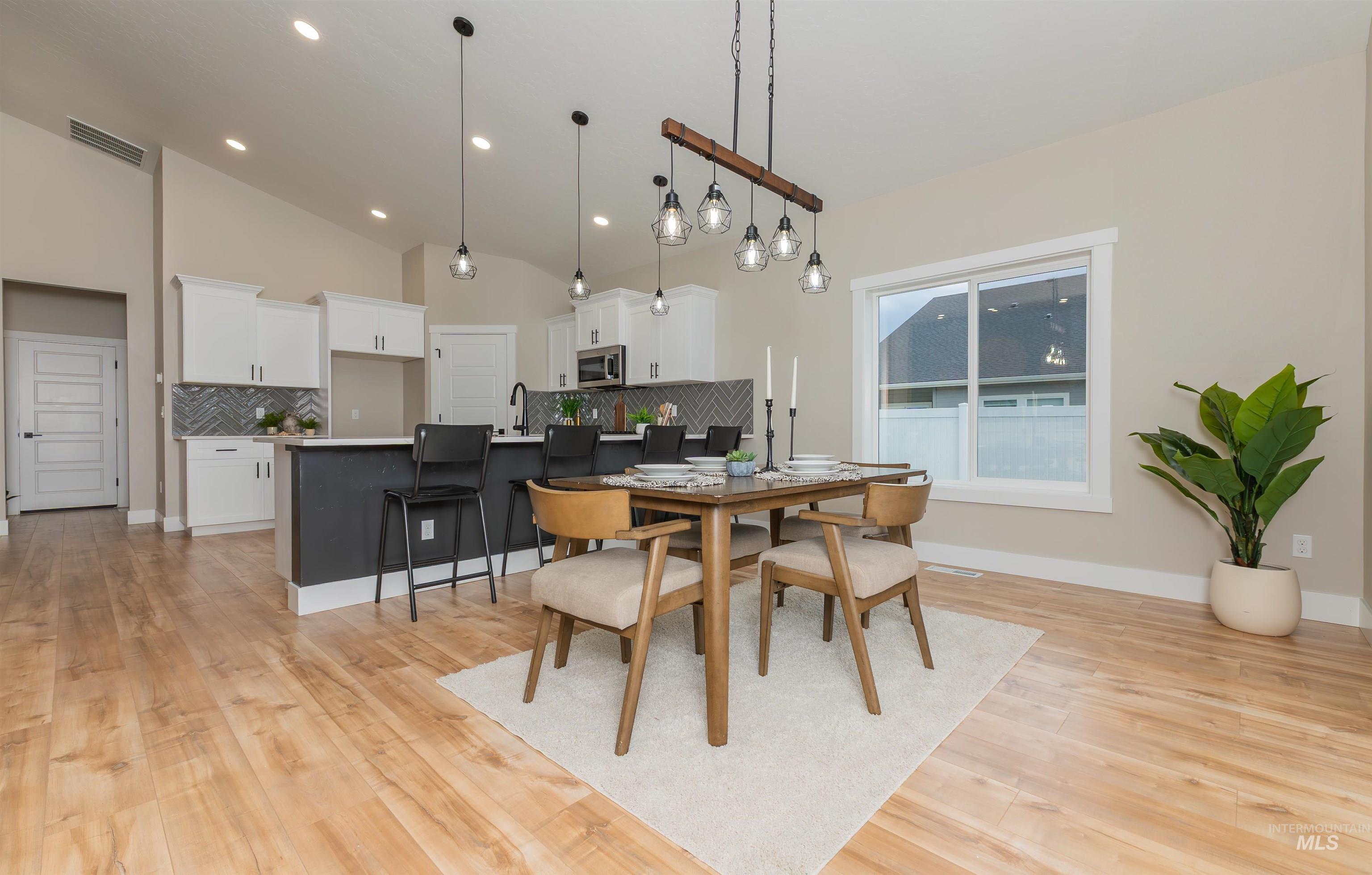 2125 Oxon St, Caldwell, Idaho 83605, 3 Bedrooms, 2.5 Bathrooms, Residential For Sale, Price $425,000, 98950715