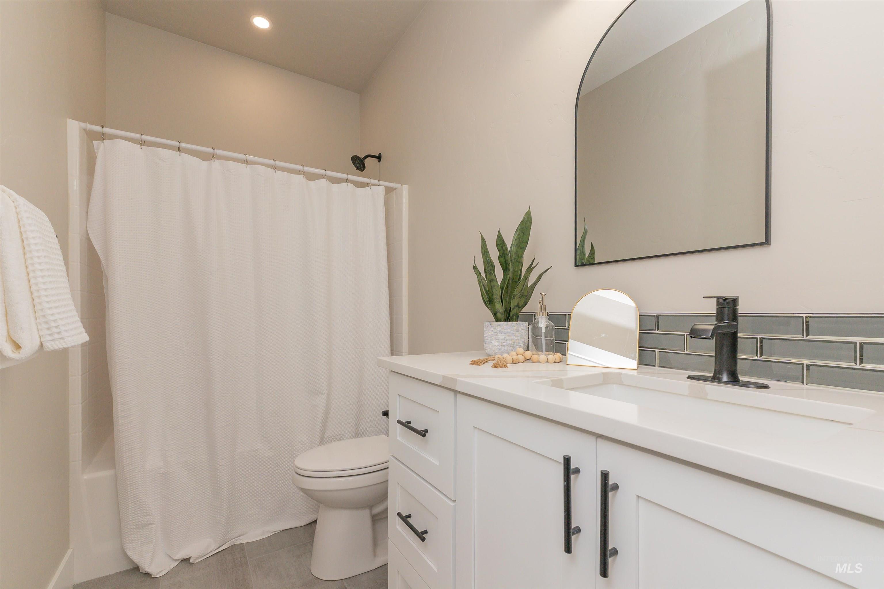 2125 Oxon St, Caldwell, Idaho 83605, 3 Bedrooms, 2.5 Bathrooms, Residential For Sale, Price $425,000, 98950715