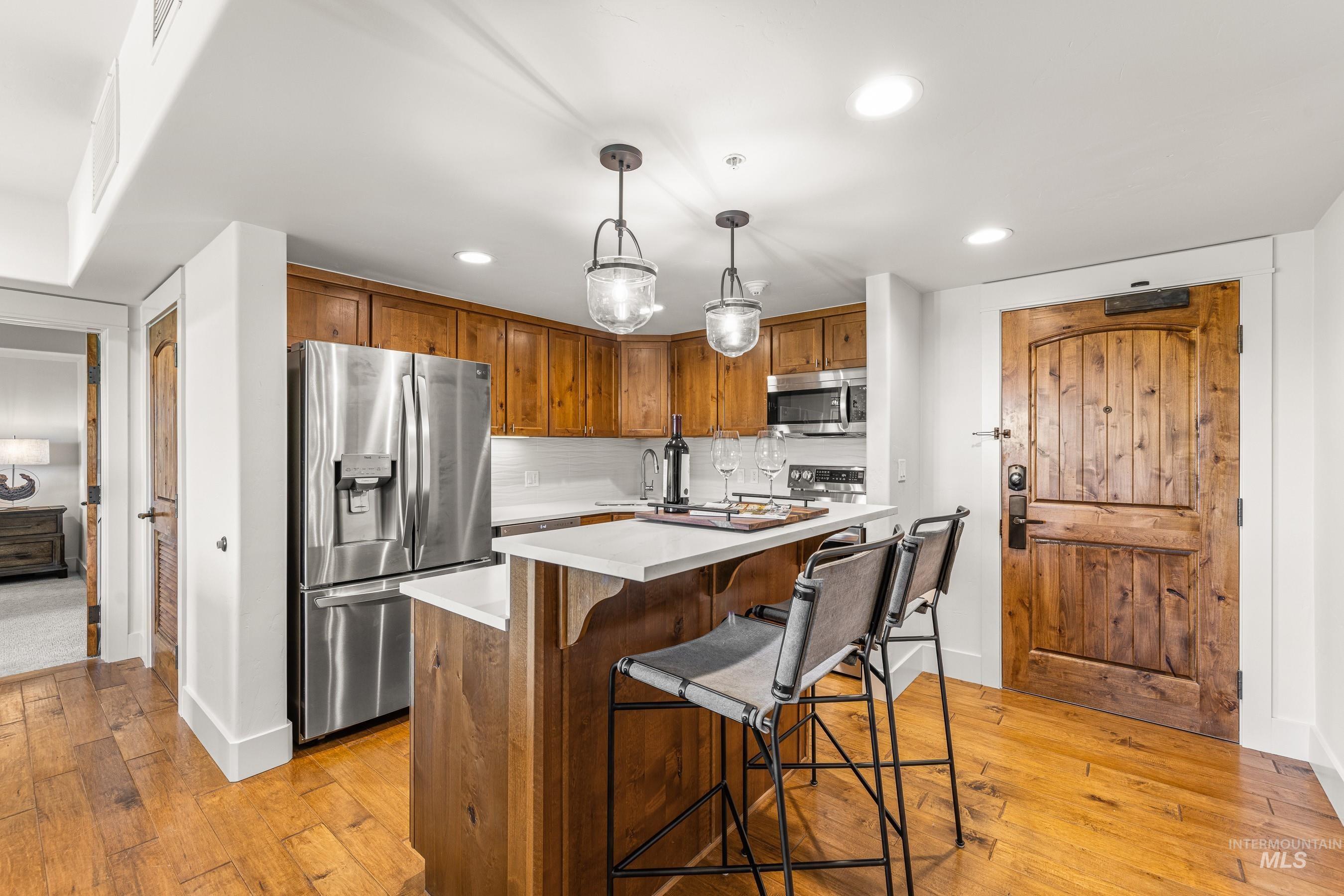 75 Arling Center Court, Donnelly, Idaho 83615, 2 Bedrooms, 2 Bathrooms, Residential For Sale, Price $1,195,000, 98950745