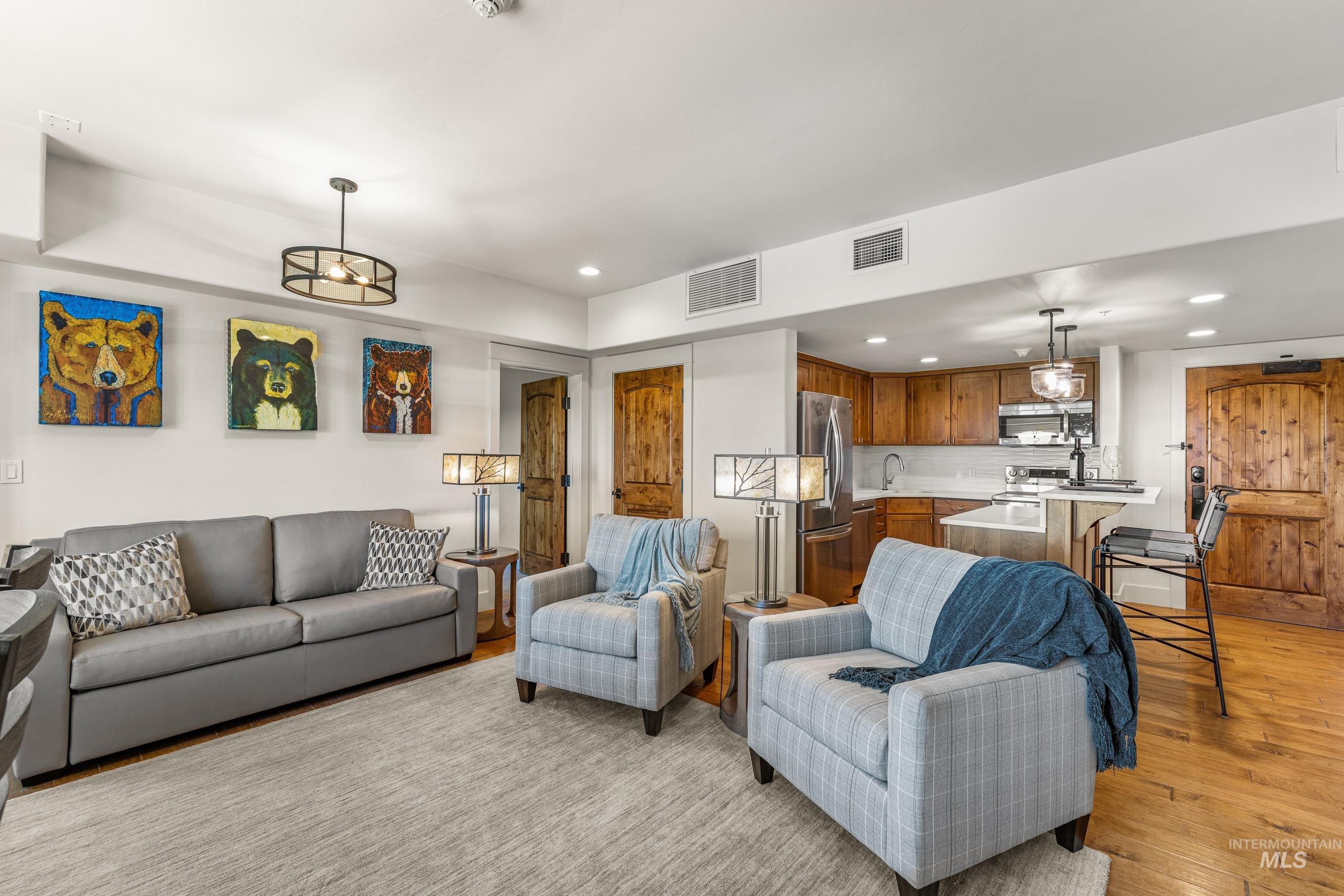 75 Arling Center Court, Donnelly, Idaho 83615, 2 Bedrooms, 2 Bathrooms, Residential For Sale, Price $1,195,000, 98950745