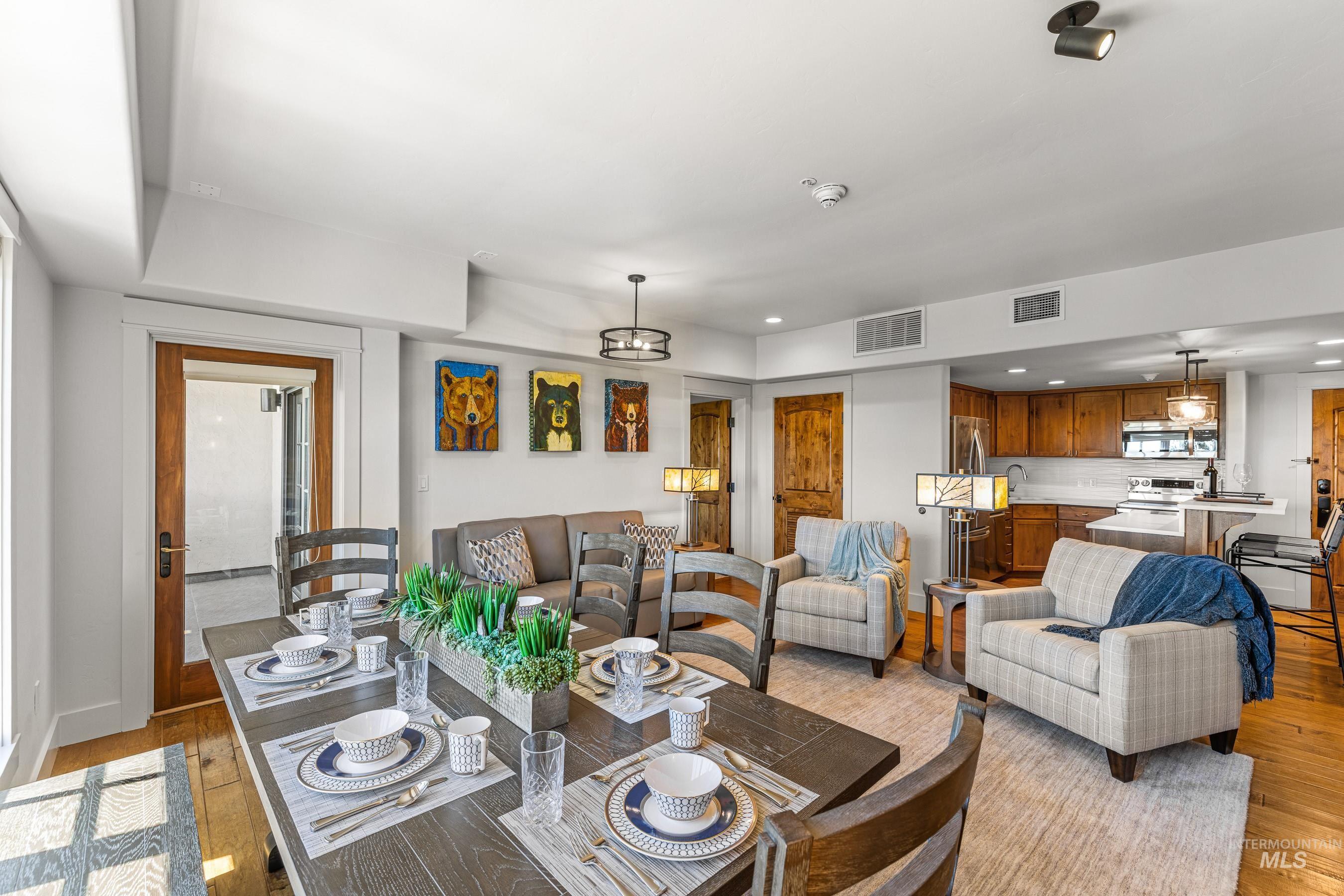 75 Arling Center Court, Donnelly, Idaho 83615, 2 Bedrooms, 2 Bathrooms, Residential For Sale, Price $1,195,000, 98950745