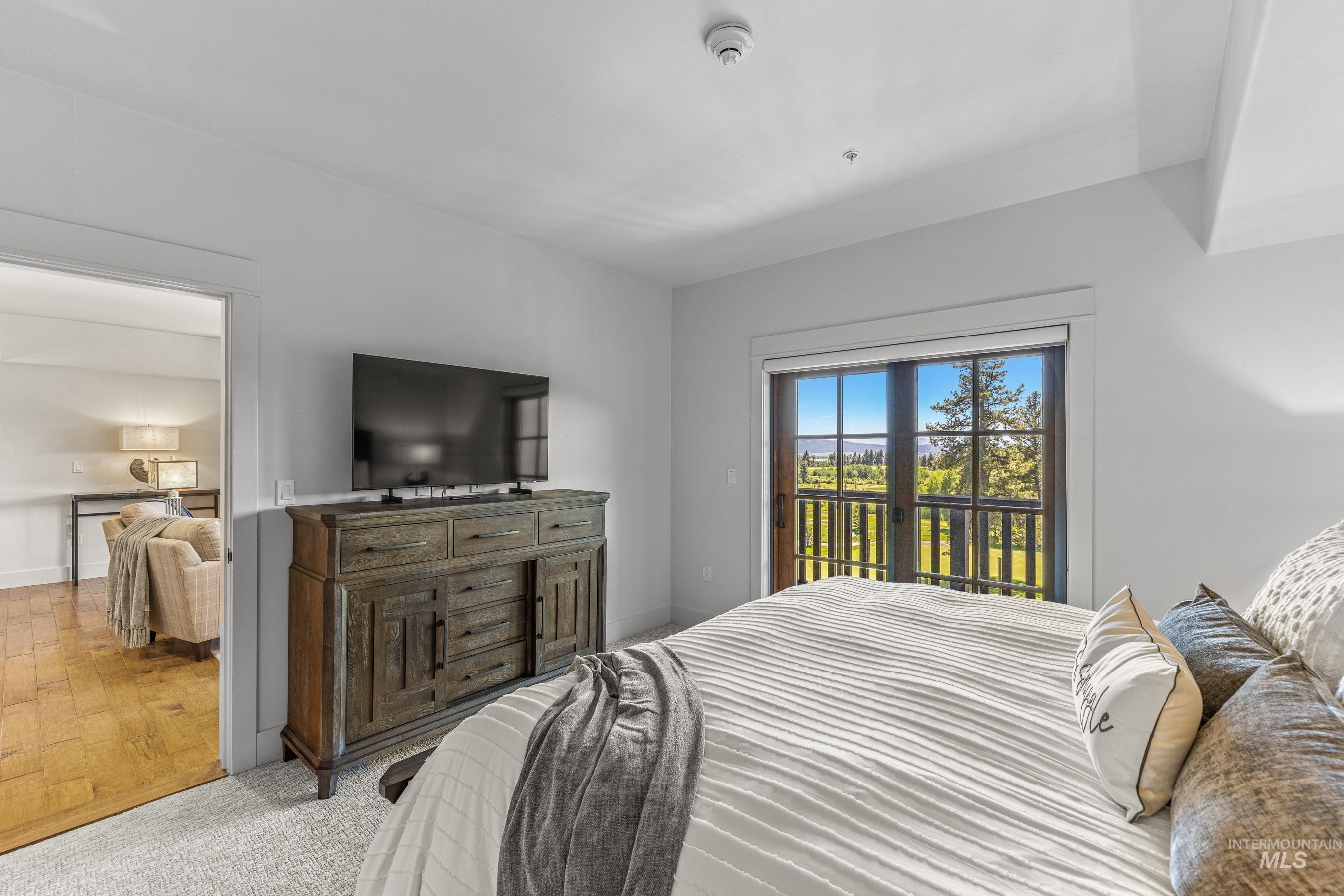 75 Arling Center Court, Donnelly, Idaho 83615, 2 Bedrooms, 2 Bathrooms, Residential For Sale, Price $1,195,000, 98950745