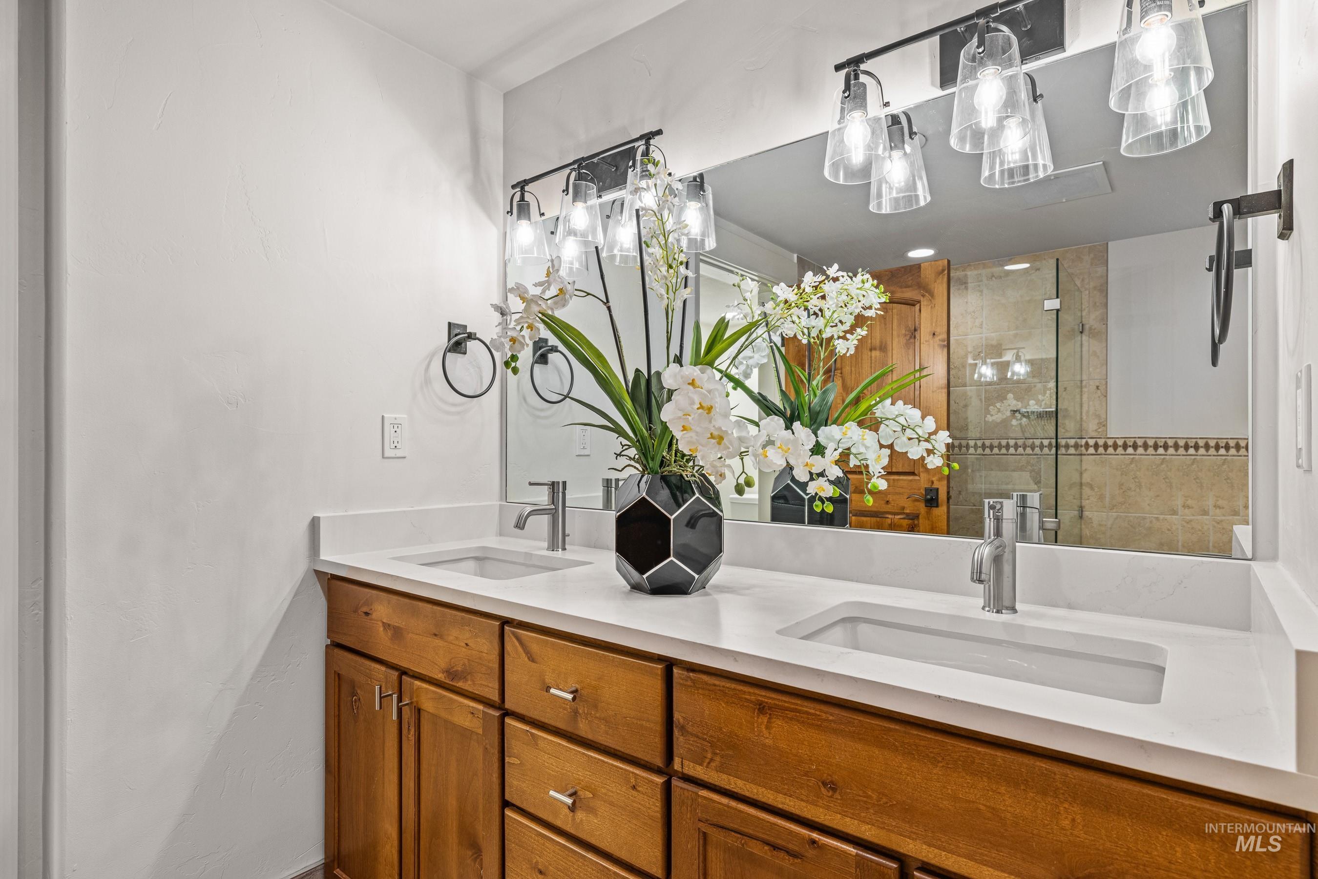 75 Arling Center Court, Donnelly, Idaho 83615, 2 Bedrooms, 2 Bathrooms, Residential For Sale, Price $1,195,000, 98950745