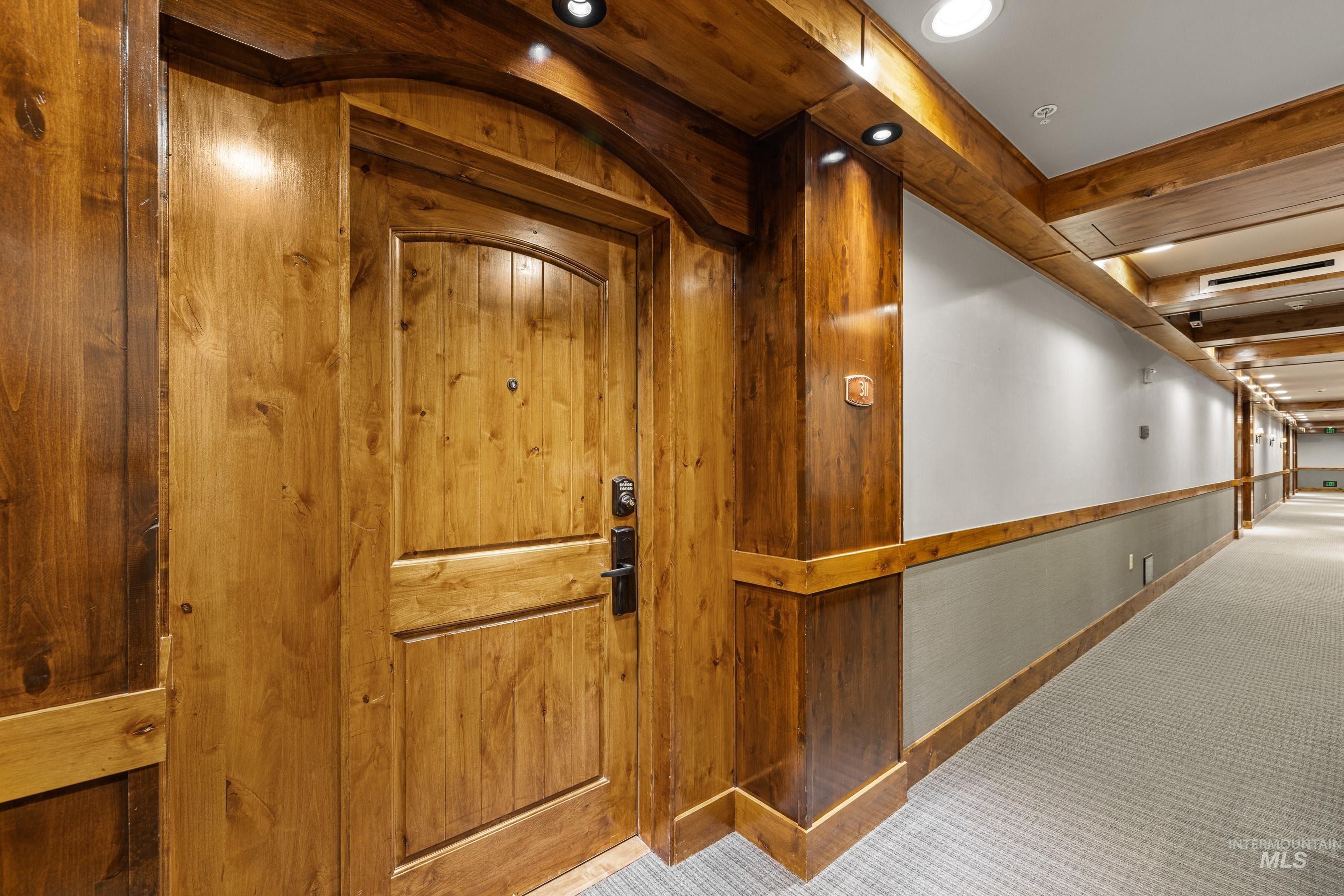 75 Arling Center Court, Donnelly, Idaho 83615, 2 Bedrooms, 2 Bathrooms, Residential For Sale, Price $1,195,000, 98950745