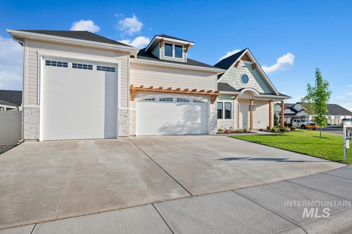 421 W Kinross St, Middleton, Idaho 83644, 4 Bedrooms, 3.5 Bathrooms, Residential For Sale, Price $829,900,MLS 98950767