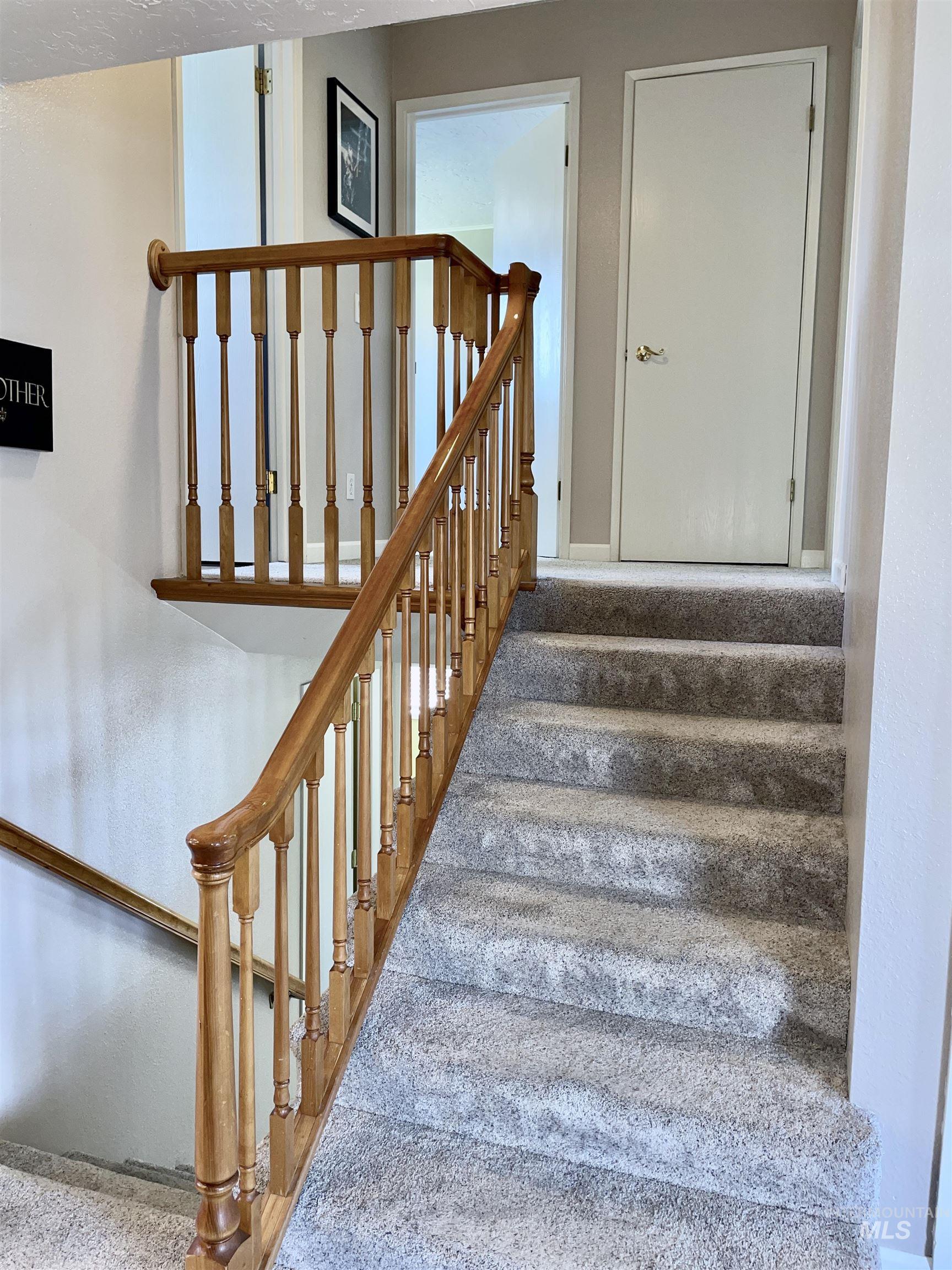 2321 Rolling Hills Dr., Clarkston, Washington 99403, 4 Bedrooms, 2 Bathrooms, Residential For Sale, Price $439,000, 98950784