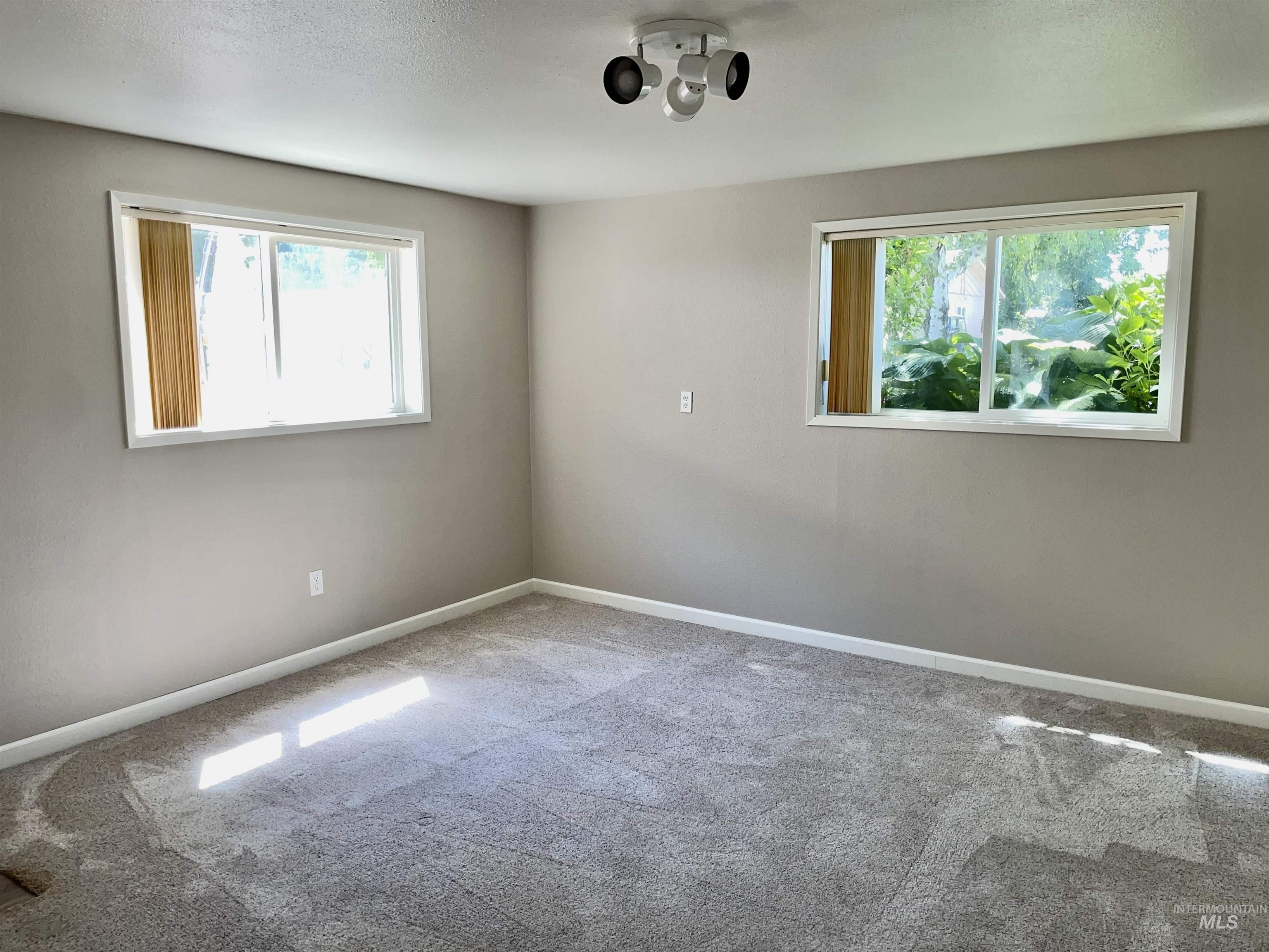 2321 Rolling Hills Dr., Clarkston, Washington 99403, 4 Bedrooms, 2 Bathrooms, Residential For Sale, Price $439,000, 98950784