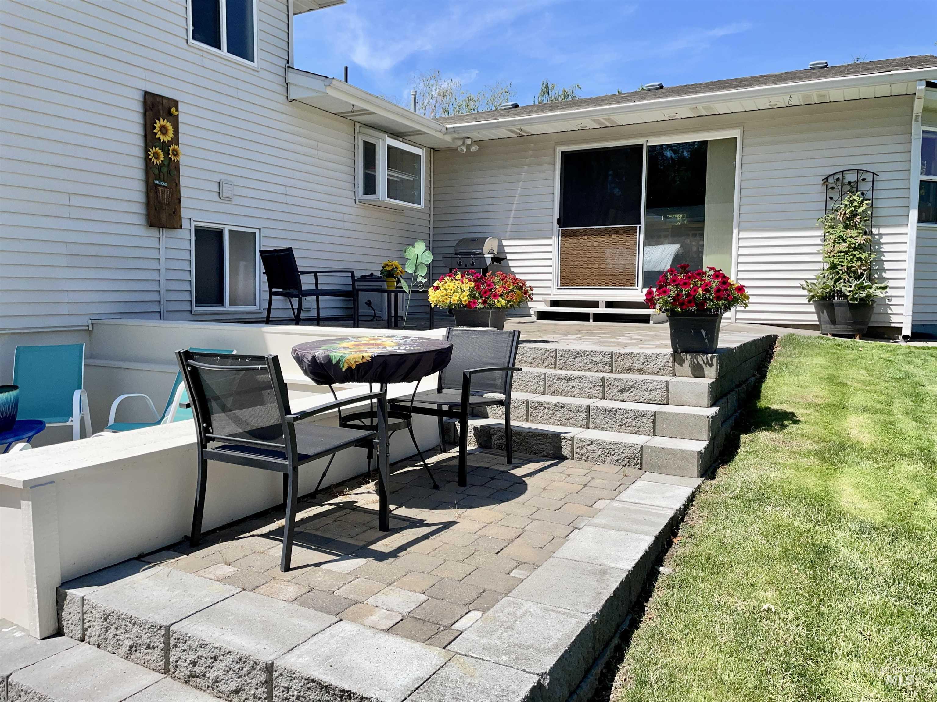 2321 Rolling Hills Dr., Clarkston, Washington 99403, 4 Bedrooms, 2 Bathrooms, Residential For Sale, Price $439,000, 98950784