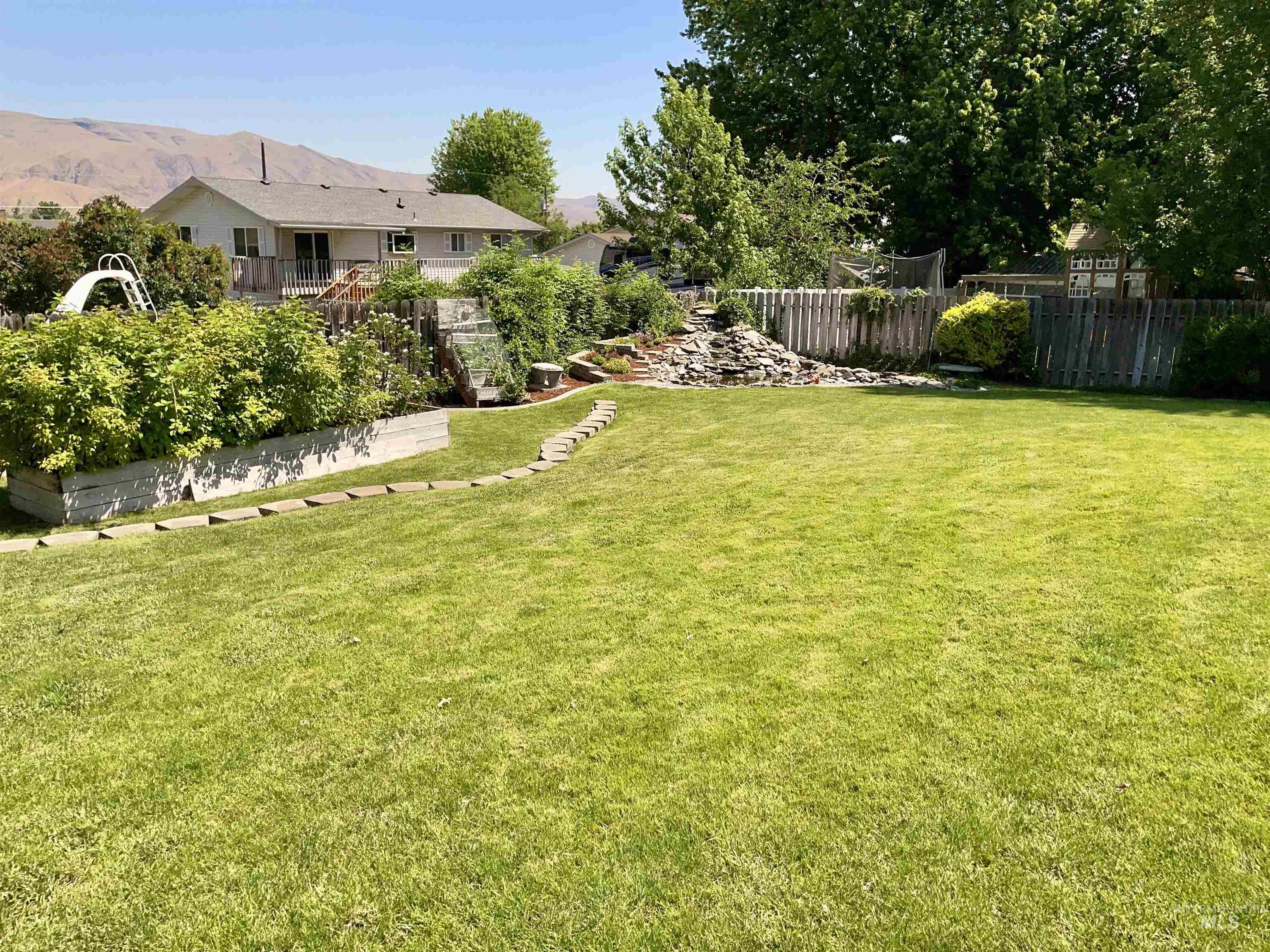 2321 Rolling Hills Dr., Clarkston, Washington 99403, 4 Bedrooms, 2 Bathrooms, Residential For Sale, Price $439,000, 98950784