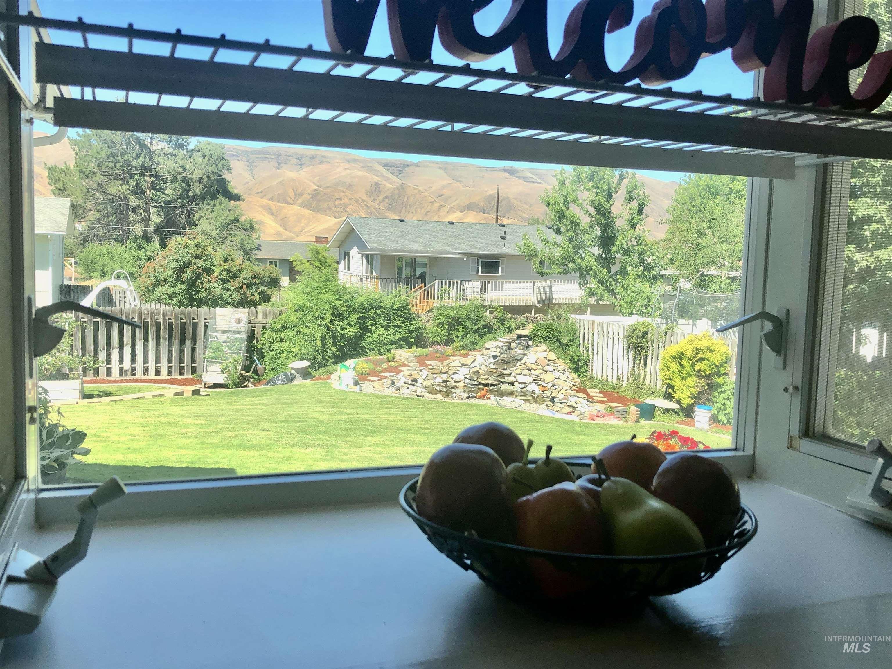 2321 Rolling Hills Dr., Clarkston, Washington 99403, 4 Bedrooms, 2 Bathrooms, Residential For Sale, Price $439,000, 98950784