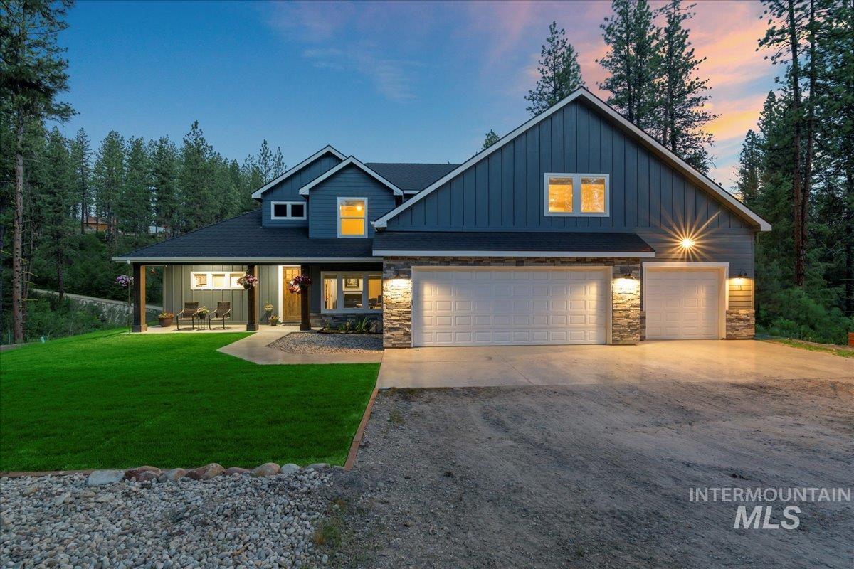 11 Crescent Cir, Idaho City, Idaho 83631, 4 Bedrooms, 3 Bathrooms, Residential For Sale, Price $900,000, 98950797