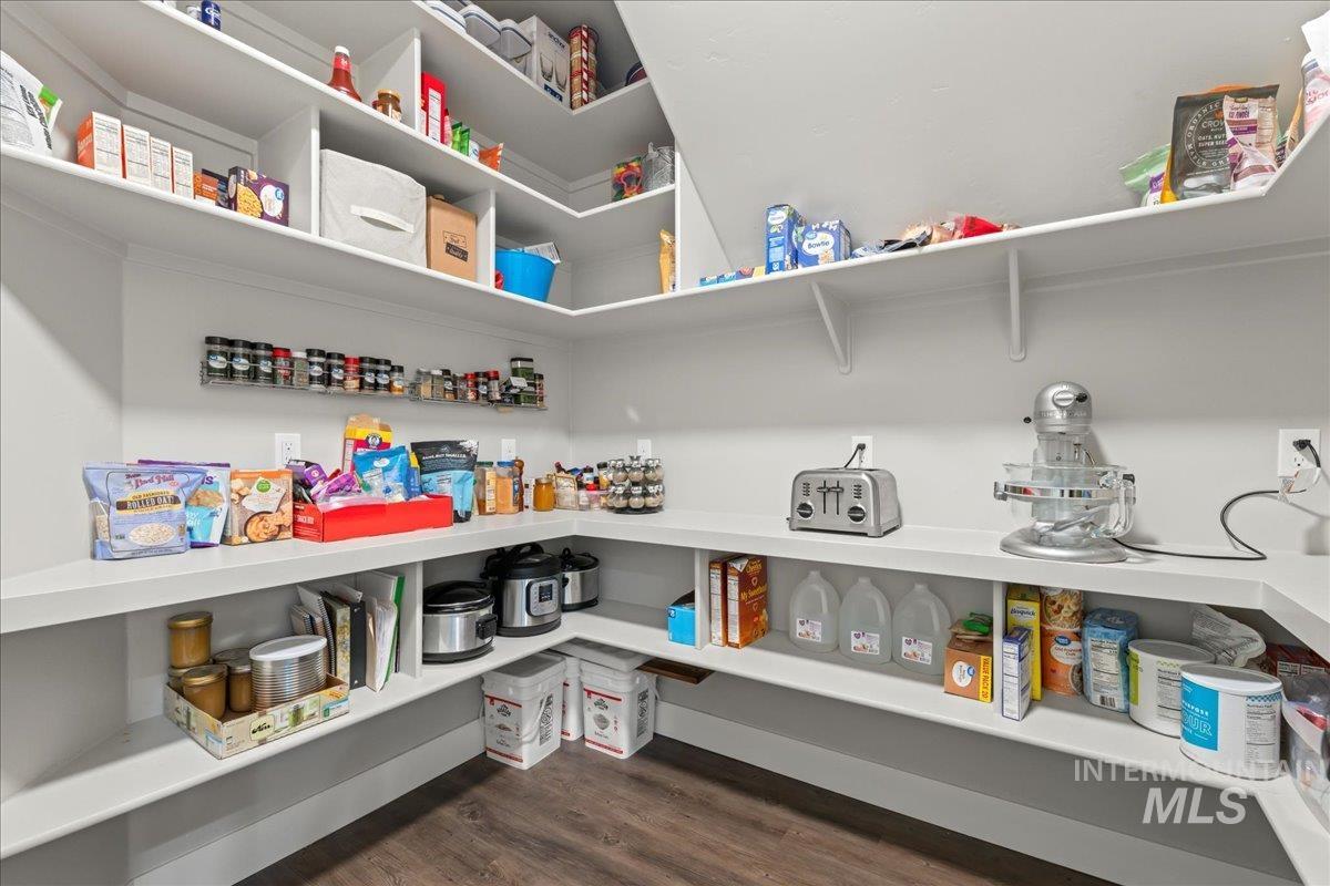 11 Crescent Cir, Idaho City, Idaho 83631, 4 Bedrooms, 3 Bathrooms, Residential For Sale, Price $900,000, 98950797