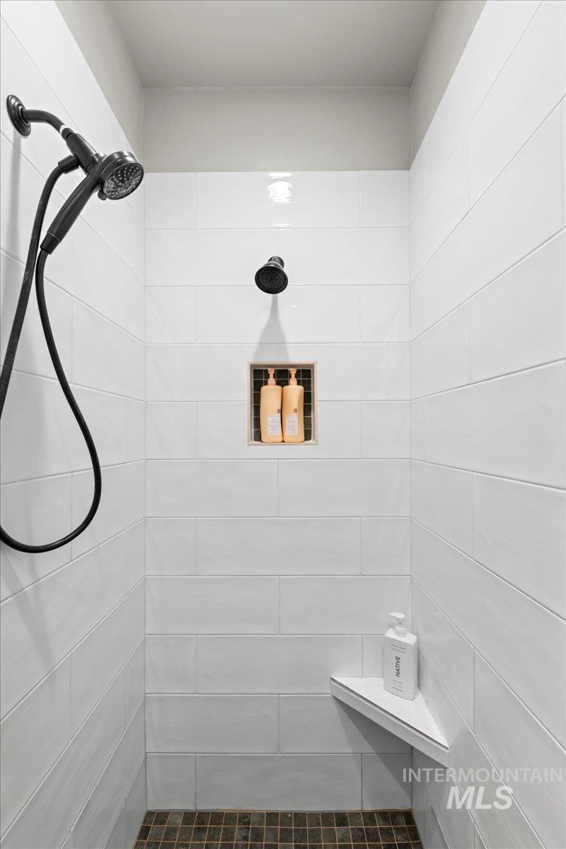 11 Crescent Cir, Idaho City, Idaho 83631, 4 Bedrooms, 3 Bathrooms, Residential For Sale, Price $900,000, 98950797