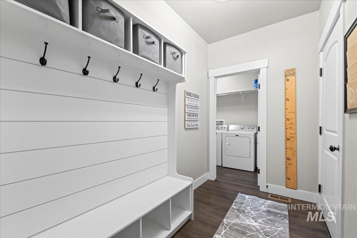 11 Crescent Cir, Idaho City, Idaho 83631, 4 Bedrooms, 3 Bathrooms, Residential For Sale, Price $900,000, 98950797