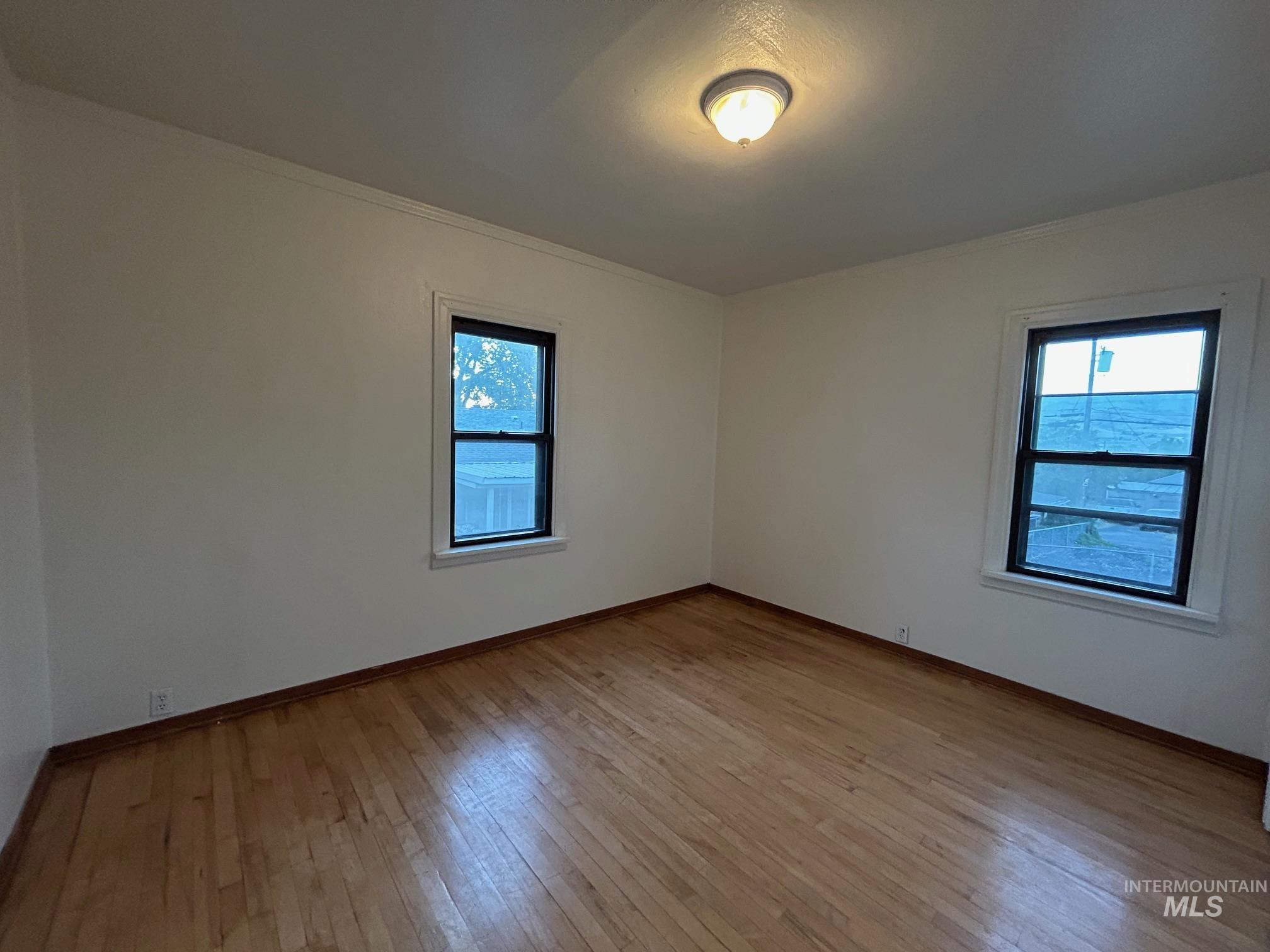 1811 17th Avenue, Lewiston, Idaho 83501, 2 Bedrooms, 1 Bathroom, Residential Income For Sale, Price $335,000, 98950809