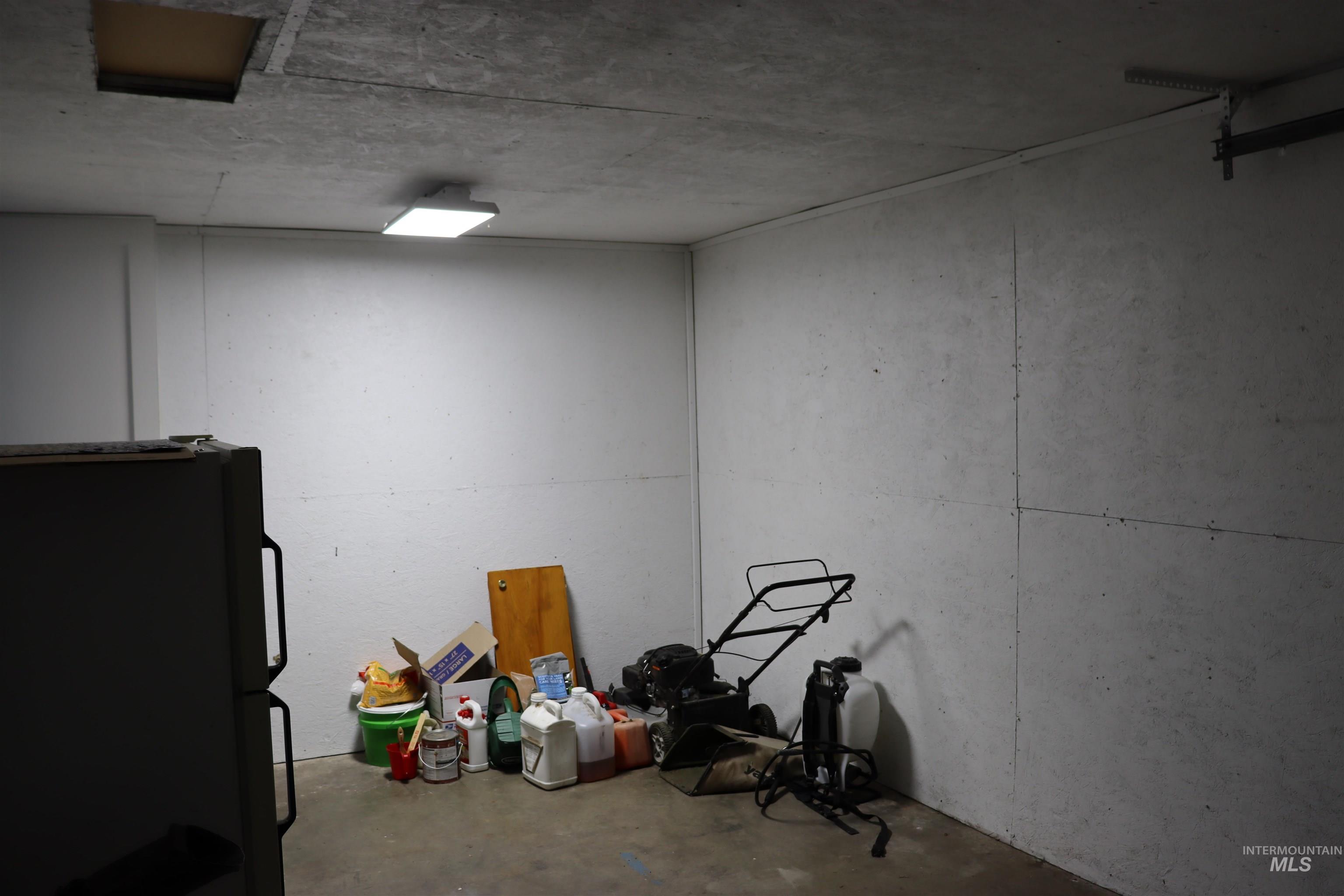 1811 17th Avenue, Lewiston, Idaho 83501, 2 Bedrooms, 1 Bathroom, Residential Income For Sale, Price $335,000, 98950809