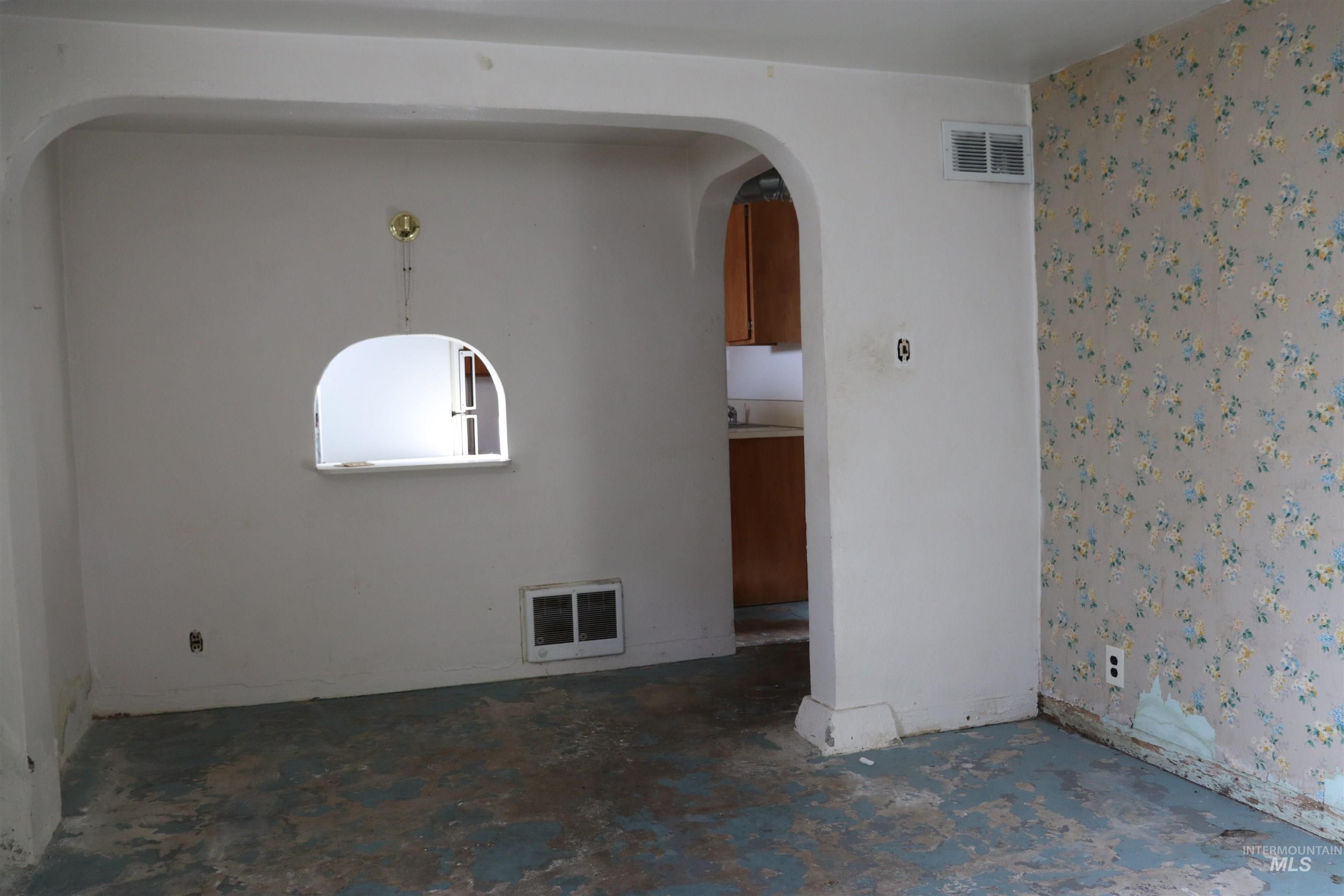 1811 17th Avenue, Lewiston, Idaho 83501, 2 Bedrooms, 1 Bathroom, Residential Income For Sale, Price $335,000, 98950809