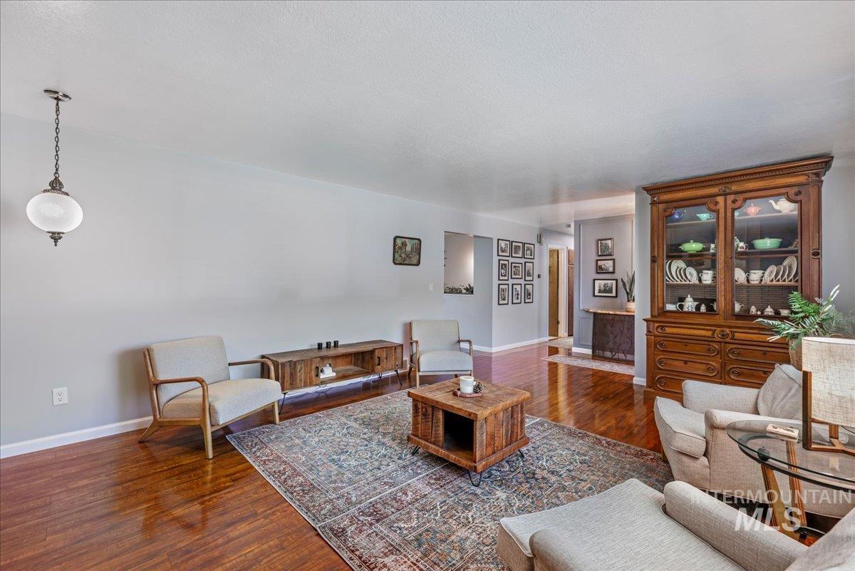 539 Rimview Dr, Twin Falls, Idaho 83301, 5 Bedrooms, 3 Bathrooms, Residential For Sale, Price $575,000, 98950828