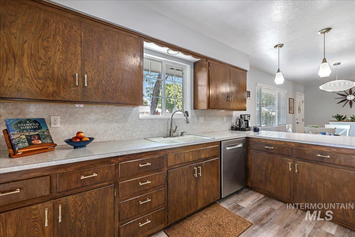 539 Rimview Dr, Twin Falls, Idaho 83301, 5 Bedrooms, 3 Bathrooms, Residential For Sale, Price $575,000, 98950828